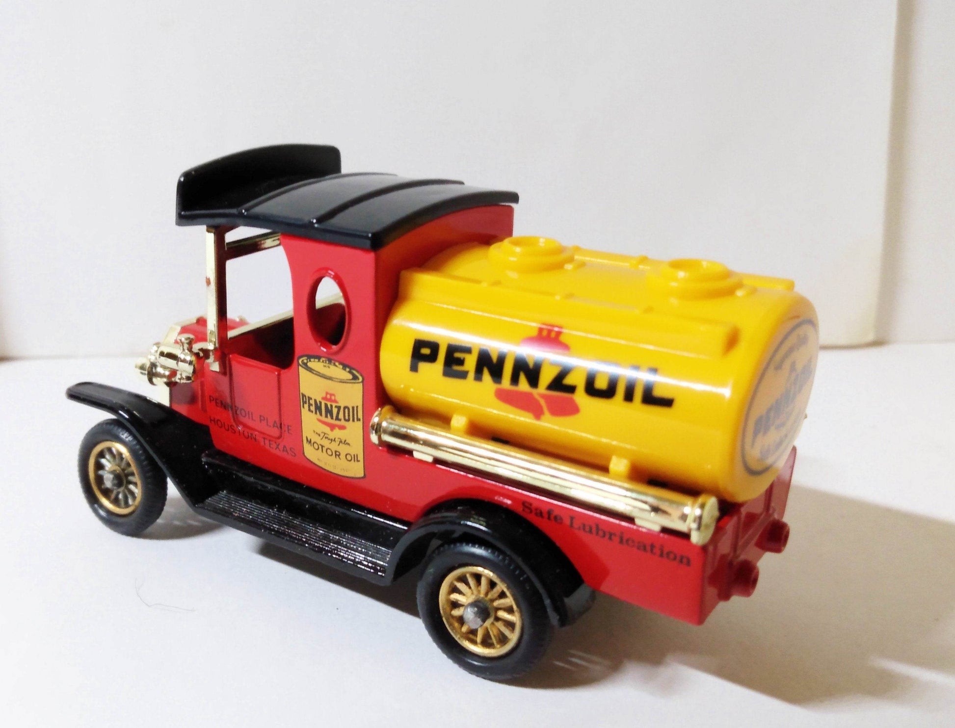 Lledo Days Gone DG8 1920 Ford Model T Tanker Pennzoil England - TulipStuff
