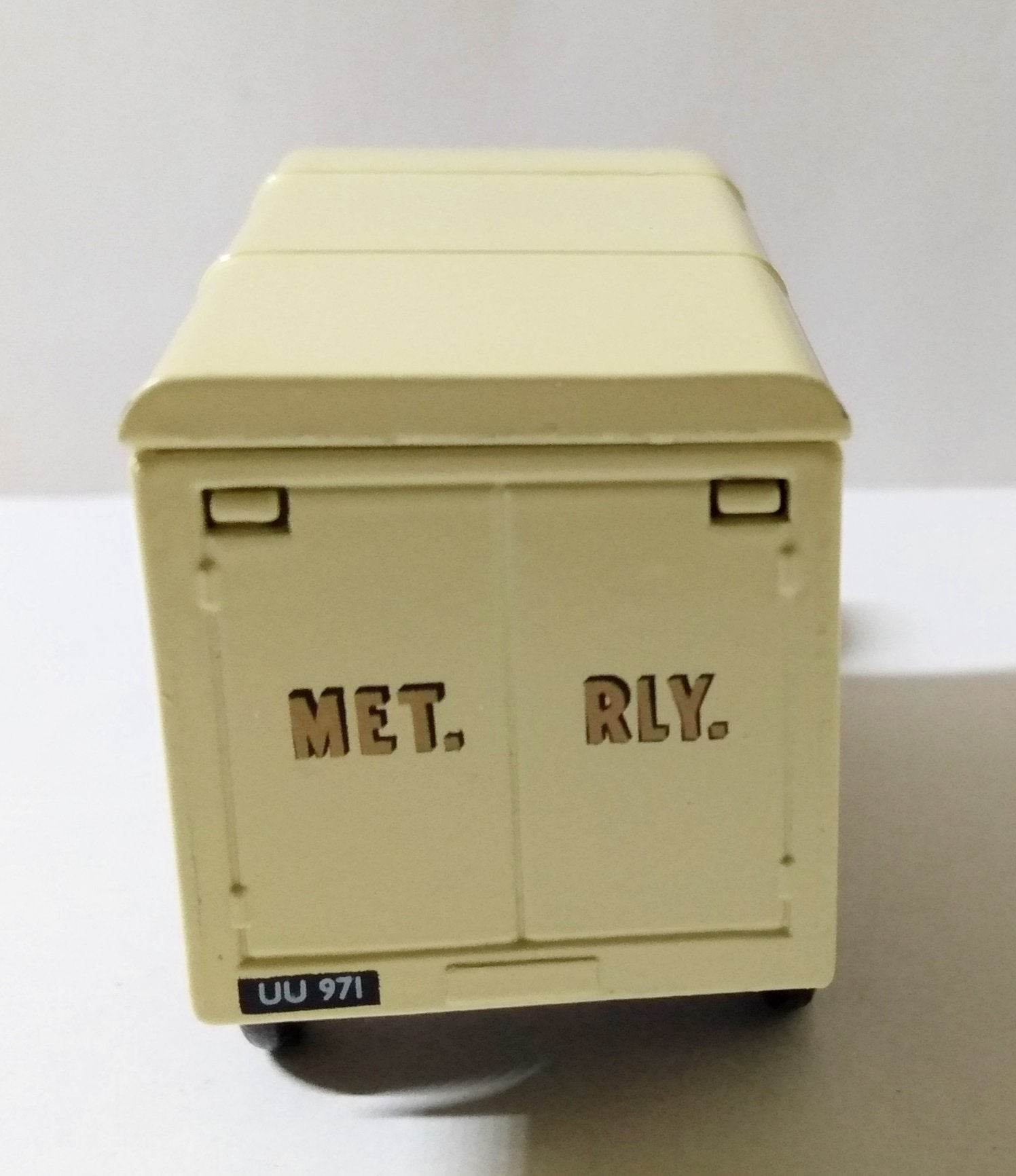 Lledo Days Gone Premier DG43 1931 Morris Van Metropolitan Railway - TulipStuff