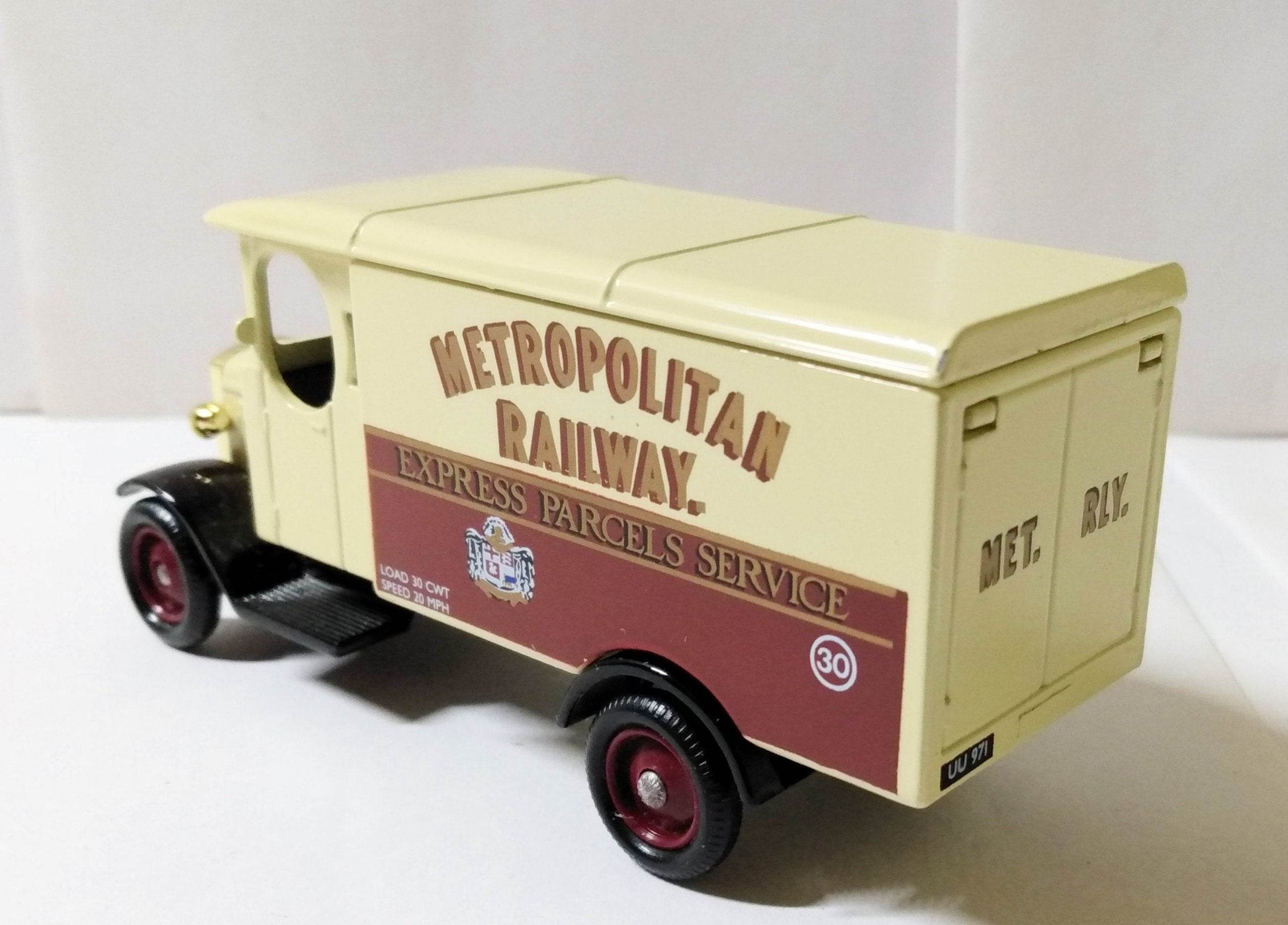 Lledo Days Gone Premier DG43 1931 Morris Van Metropolitan Railway - TulipStuff