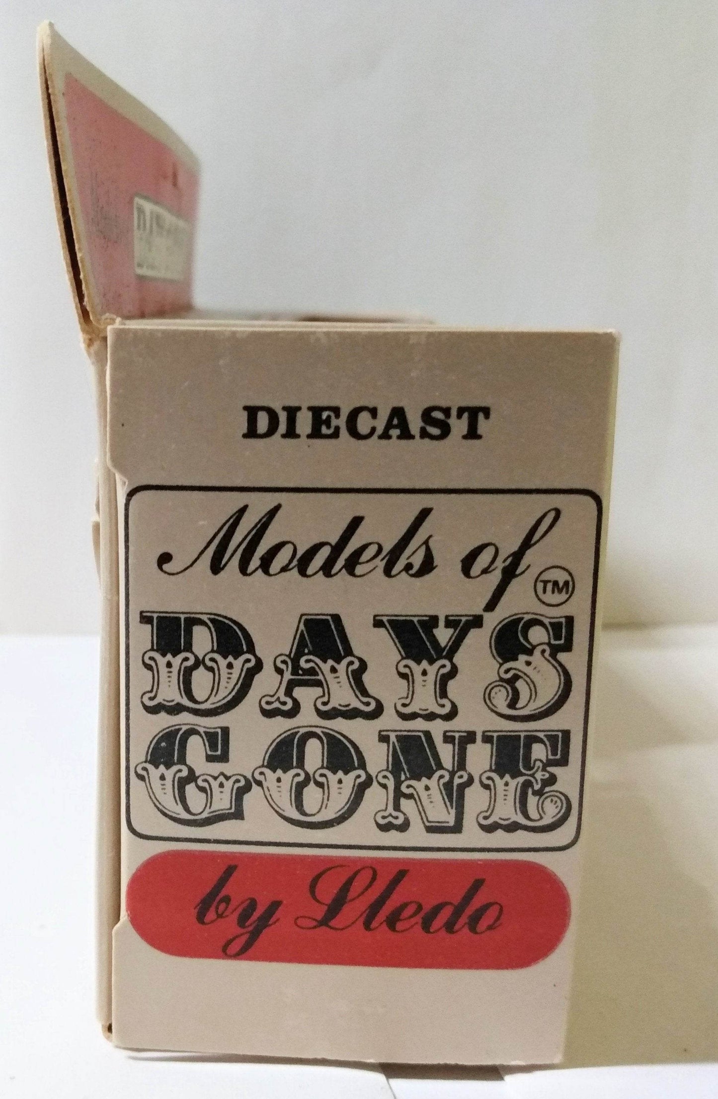 Lledo DG4 Lipton Teas Horse-Drawn Omnibus Bowery to Broadway Red 1984 - TulipStuff