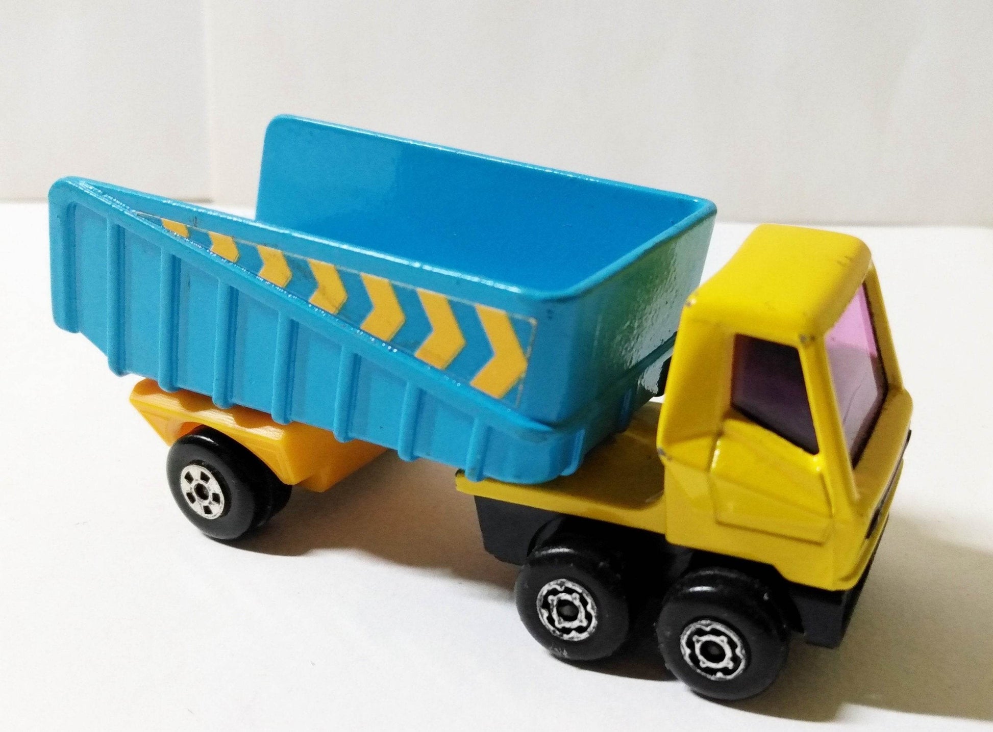 Lesney Matchbox 50 Articulated Truck Superfast England 1973 - TulipStuff