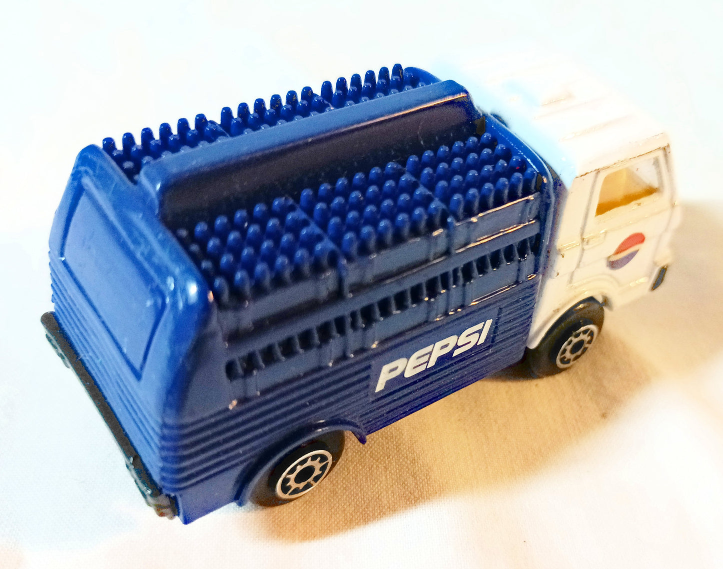 Maisto Road & Track Pepsi Bottle Delivery Truck 1:64 1990's - TulipStuff