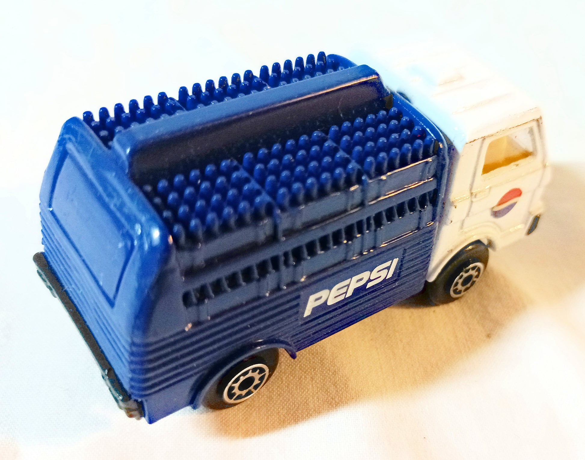 Maisto Road & Track Pepsi Bottle Delivery Truck 1:64 1990's - TulipStuff