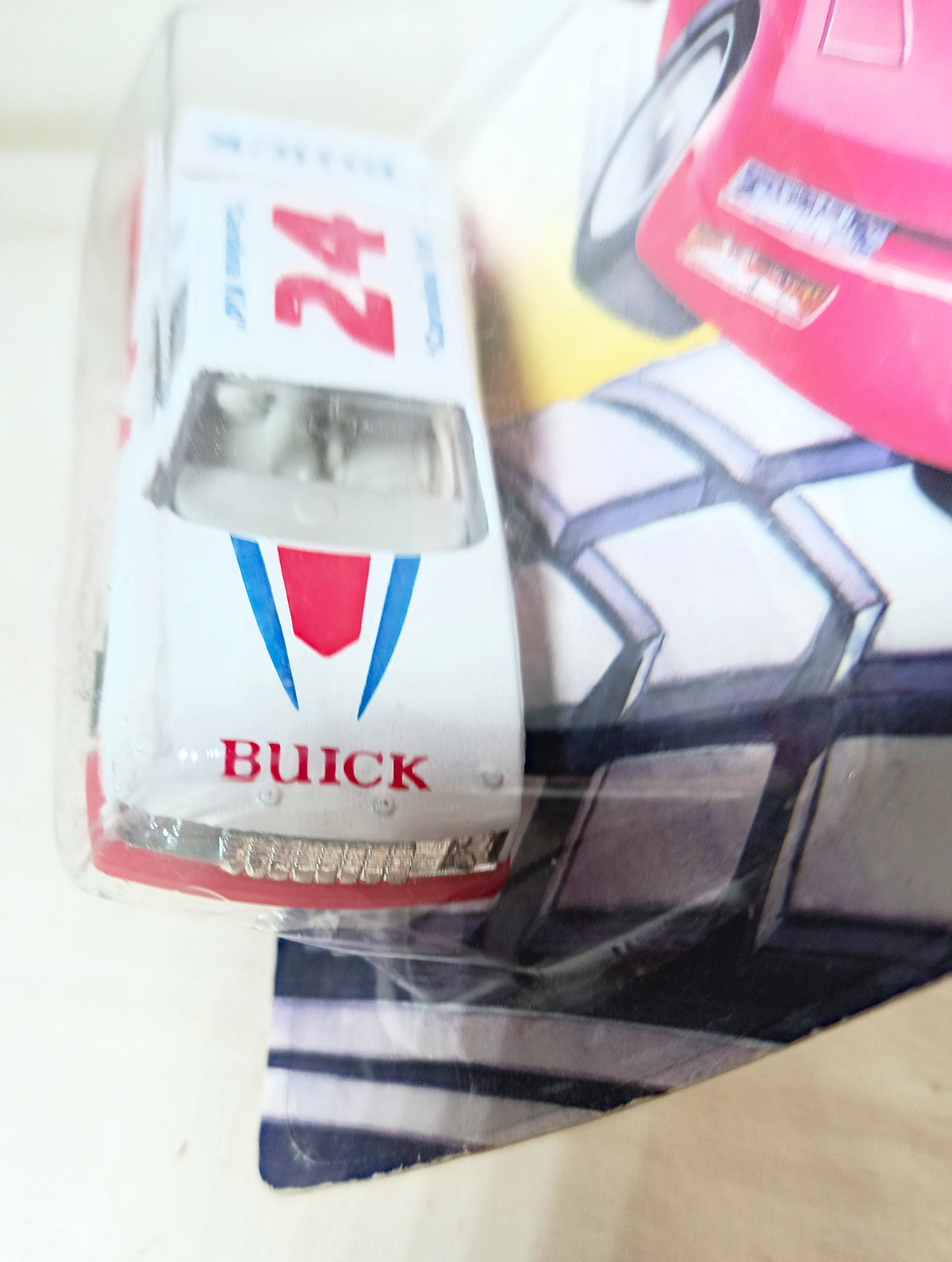 Maisto Turbo Tread #24 Carolina Kid Buick LeSabre Stock Car 1994 - TulipStuff