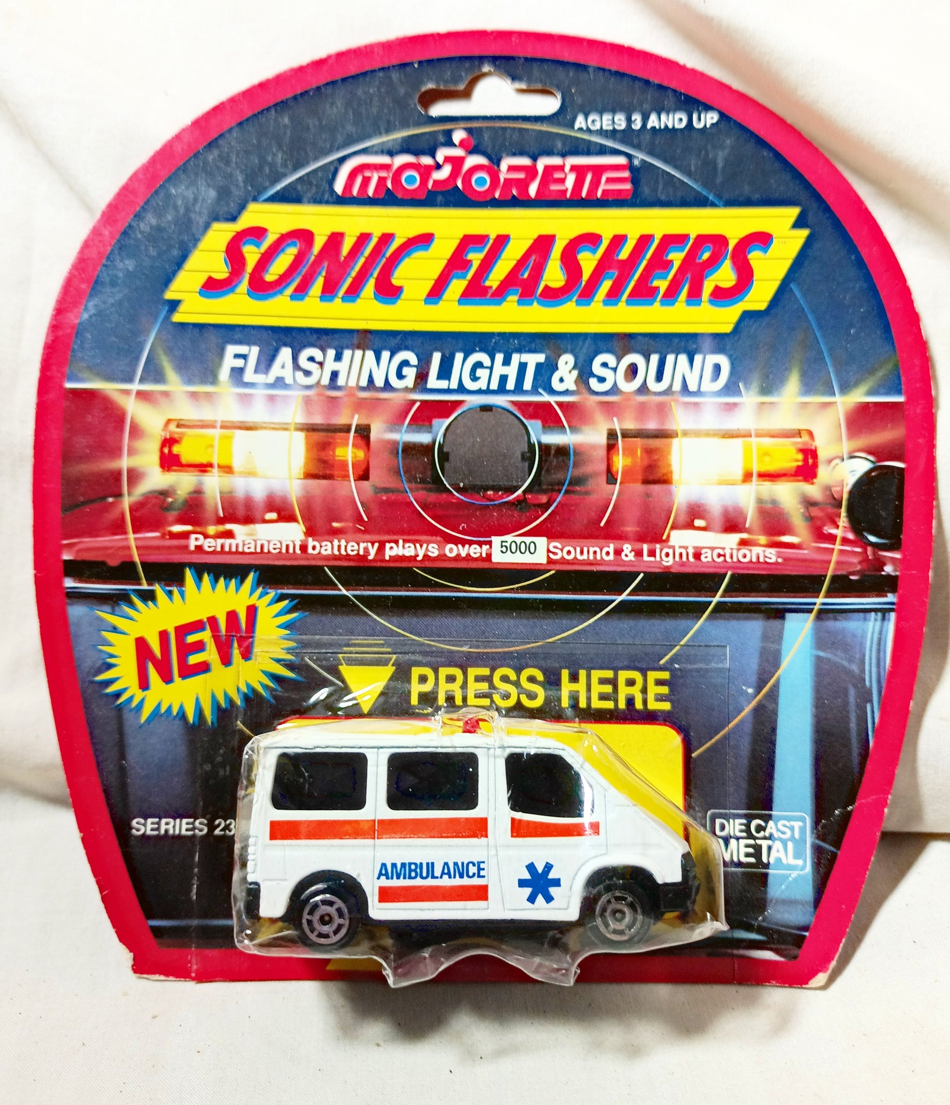 Majorette Sonic Flashers Ford Transit Ambulance Series 2300 France 1989 - TulipStuff