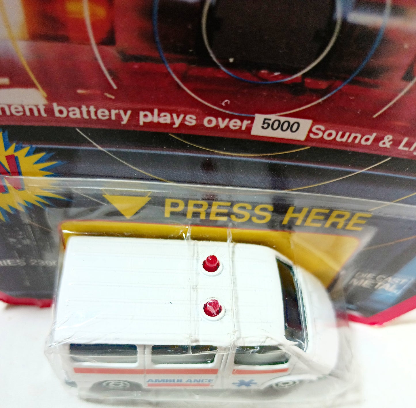 Majorette Sonic Flashers Ford Transit Ambulance Series 2300 France 1989 - TulipStuff