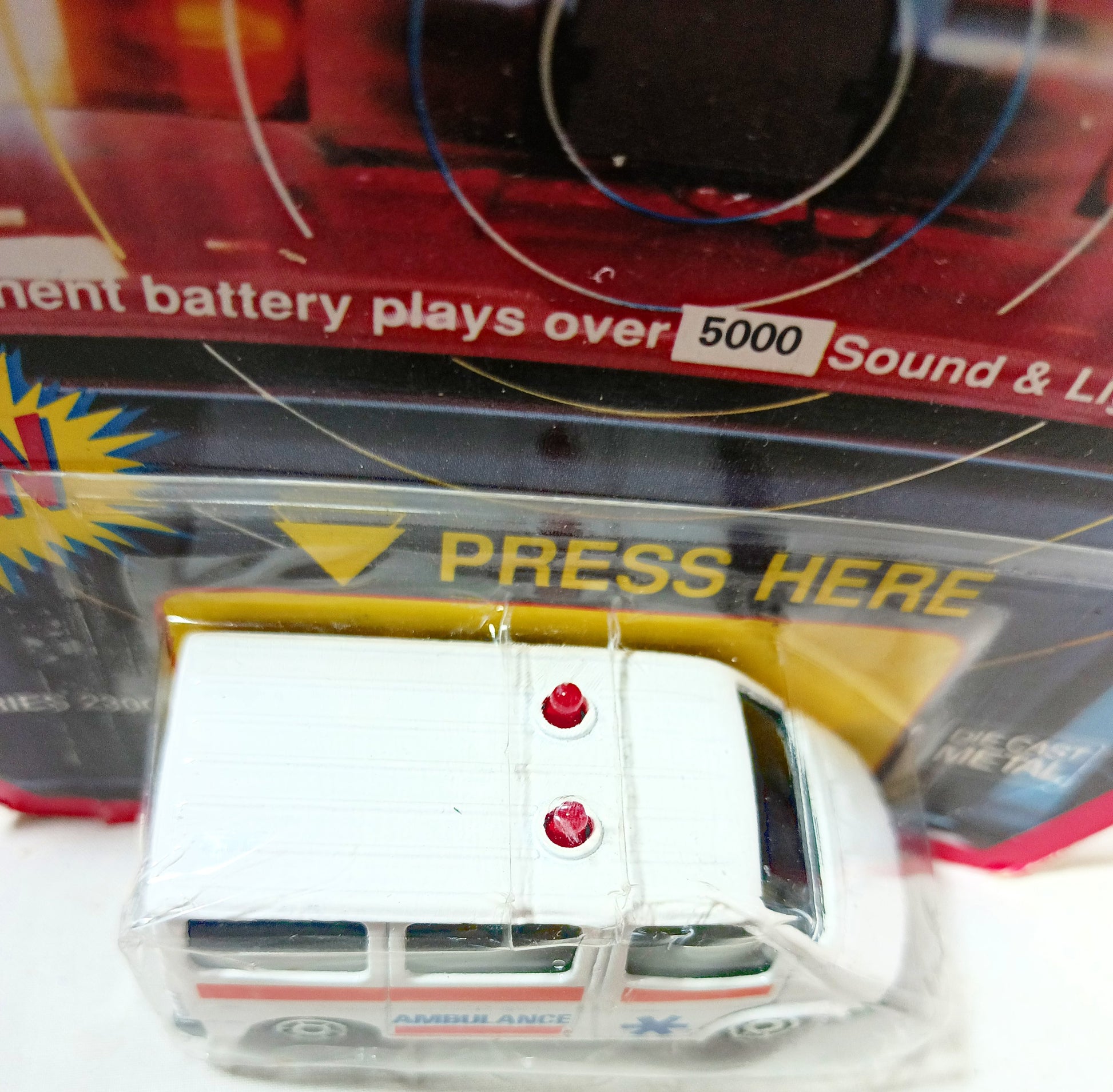 Majorette Sonic Flashers Ford Transit Ambulance Series 2300 France 1989 - TulipStuff