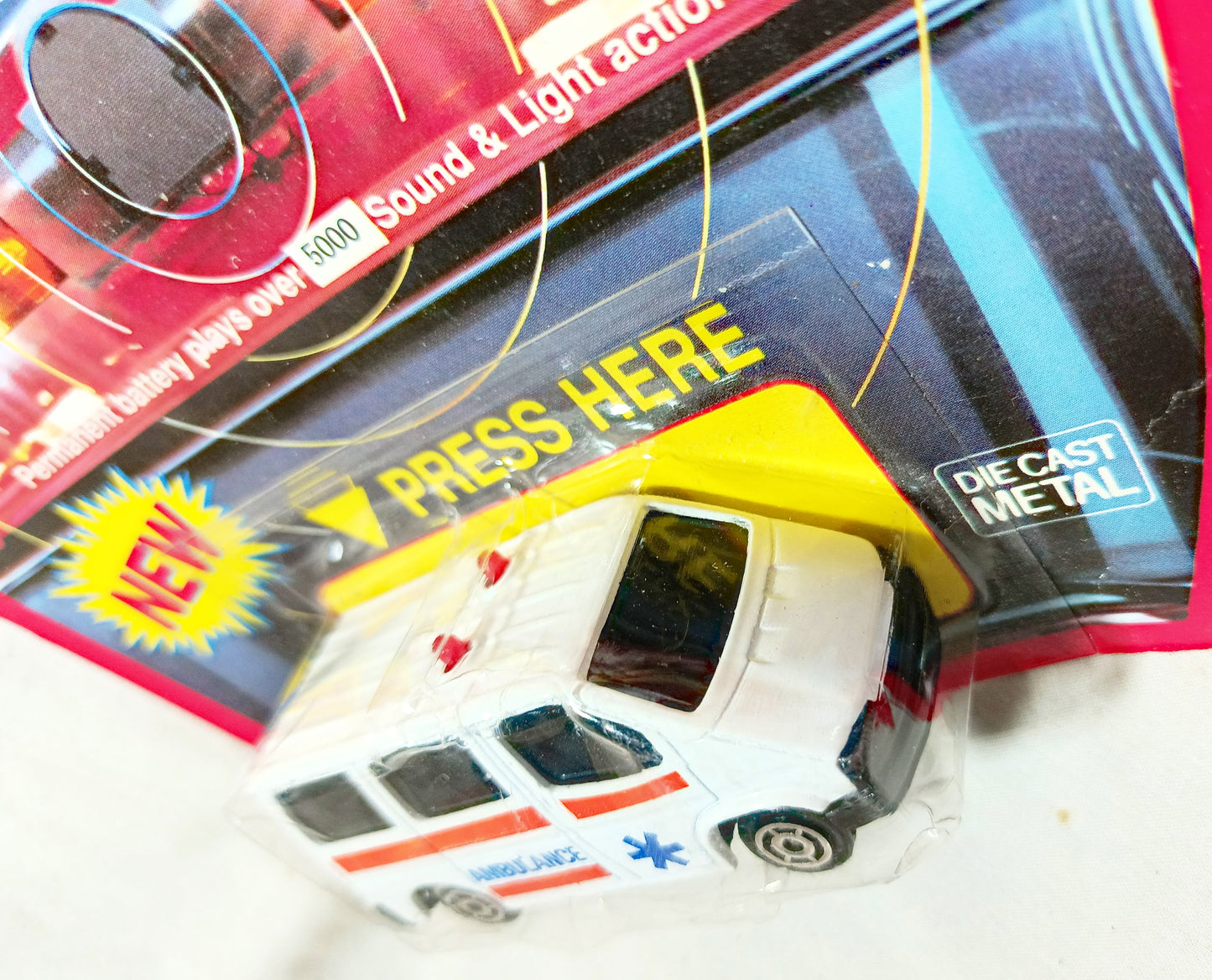 Majorette Sonic Flashers Ford Transit Ambulance Series 2300 France 1989 - TulipStuff
