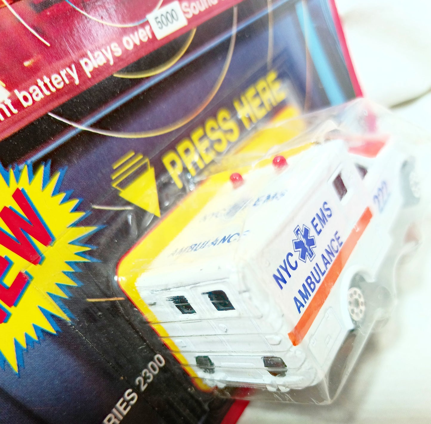 Majorette Sonic Flashers NYC EMS Ford Transit Ambulance France 1990 - TulipStuff