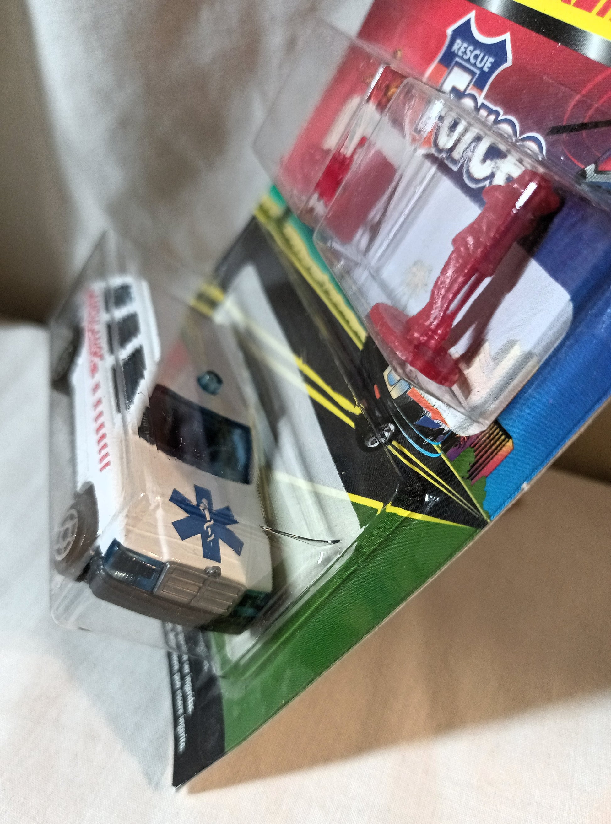 Majorette Rescue Force 250 Mercedes 300TE Station Wagon Ambulance 1999 - TulipStuff