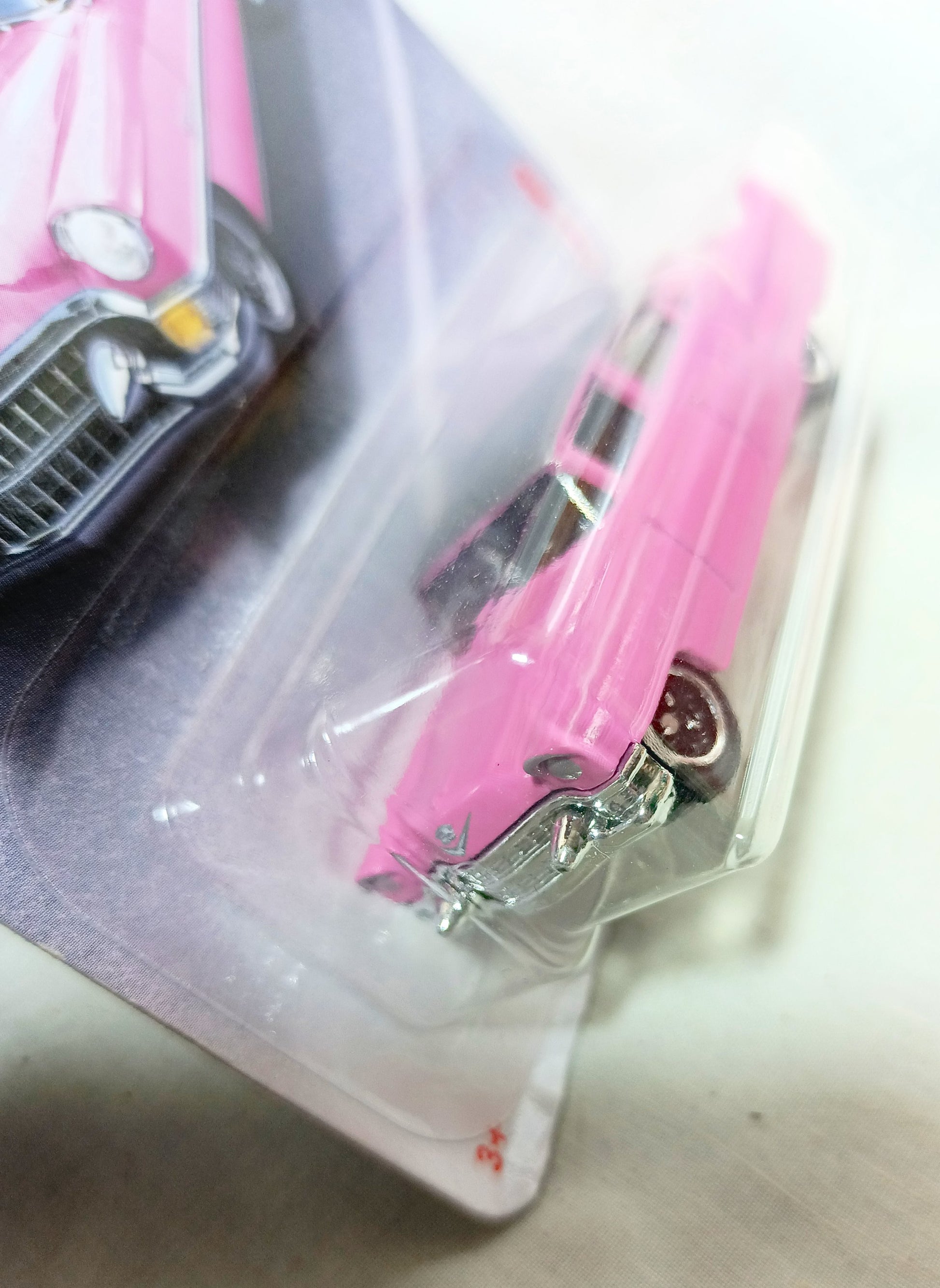 Matchbox #11 '55 Cadillac Fleetwood MBX Road Trip 2019 Pink - TulipSuff