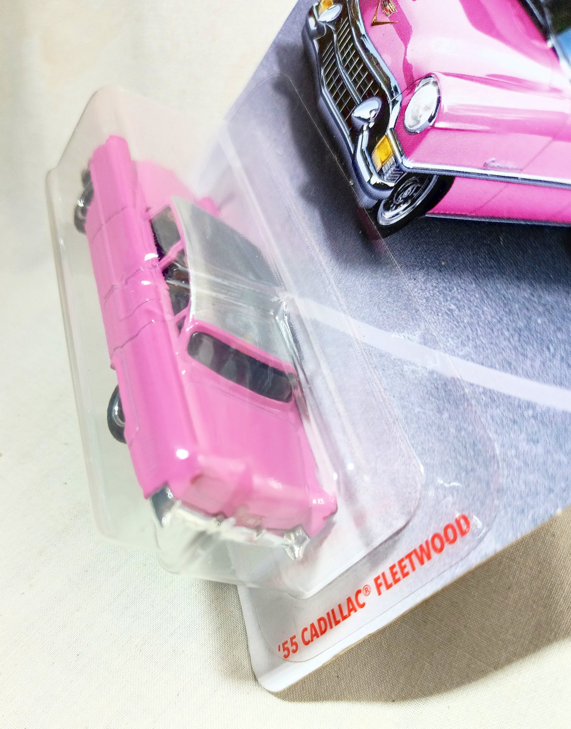 Matchbox #11 '55 Cadillac Fleetwood MBX Road Trip 2019 Pink - TulipSuff