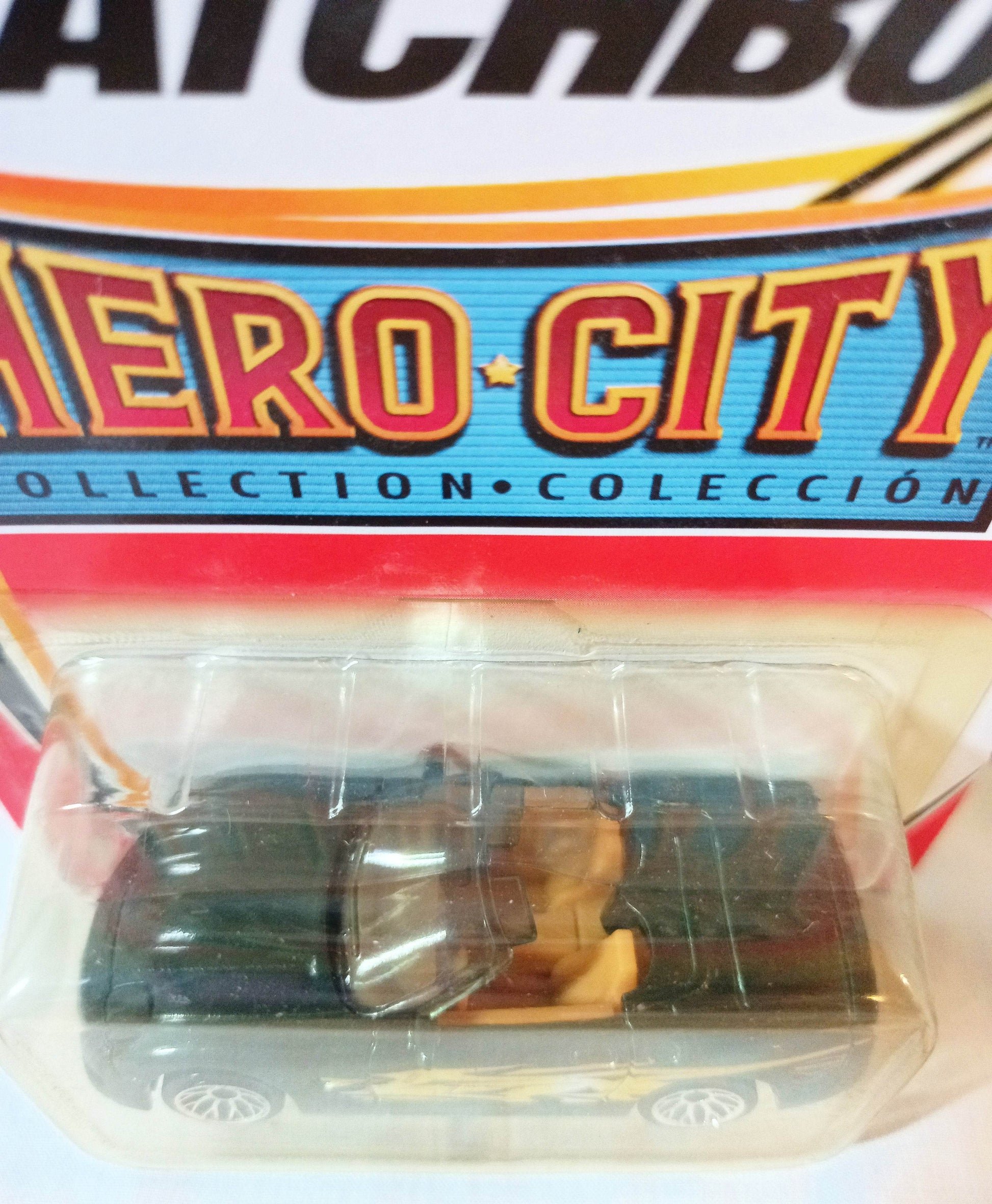 Matchbox #8 2000 Chevrolet Corvette Convertible Hero City 2003 - TulipStuff