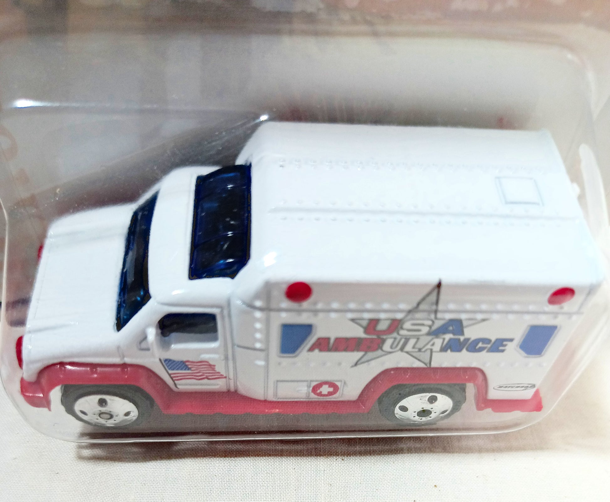 Matchbox Heroes Series USA Ambulance 2001 First Responders 9/11 - TulipStuff