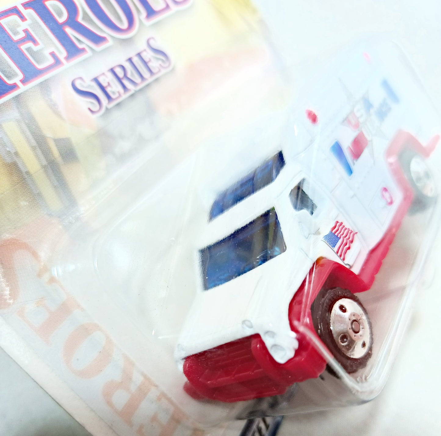 Matchbox Heroes Series USA Ambulance 2001 First Responders 9/11 - TulipStuff
