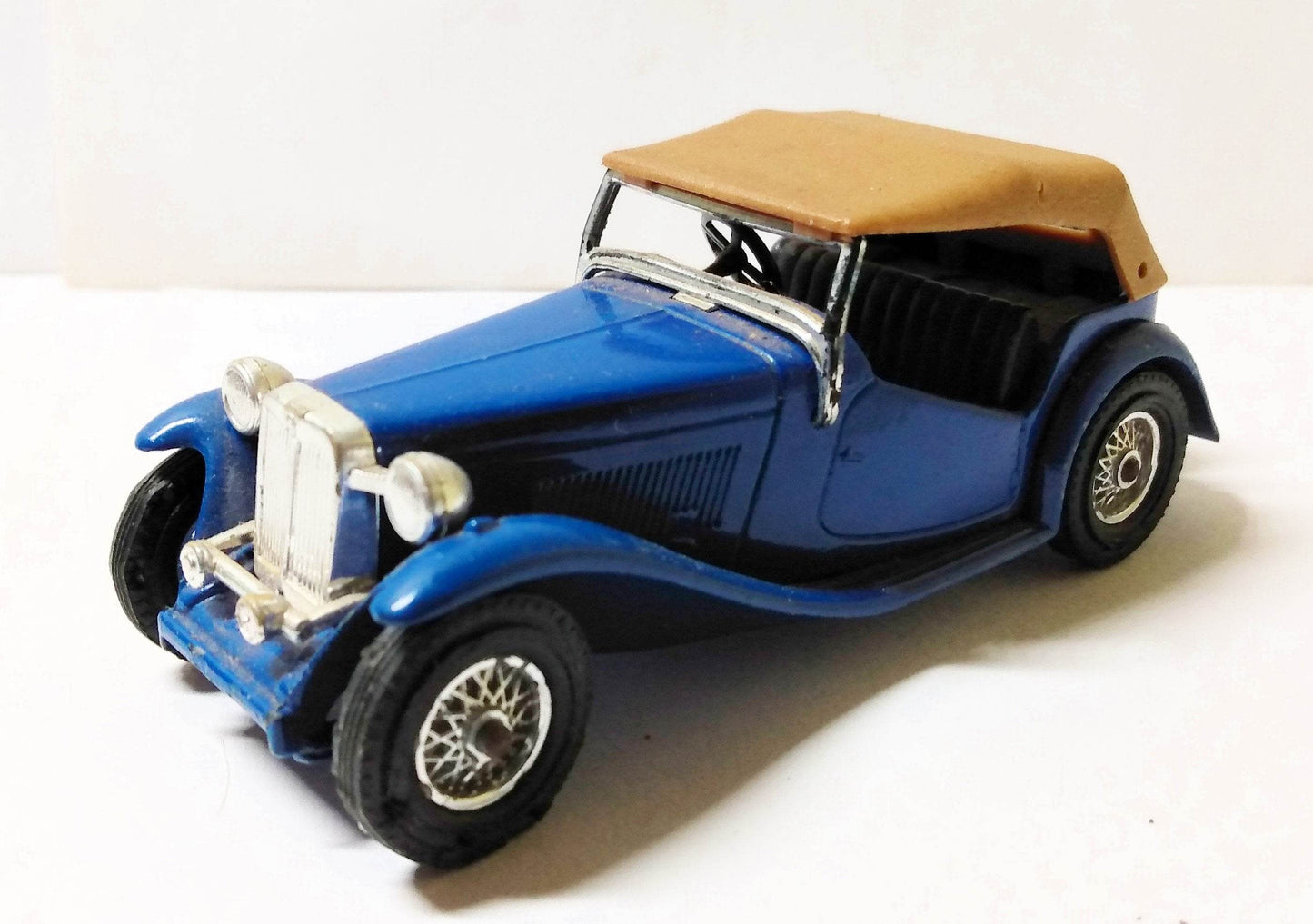 Lesney Matchbox Models of Yesteryear Y8 1945 MG TC black seats - TulipStuff