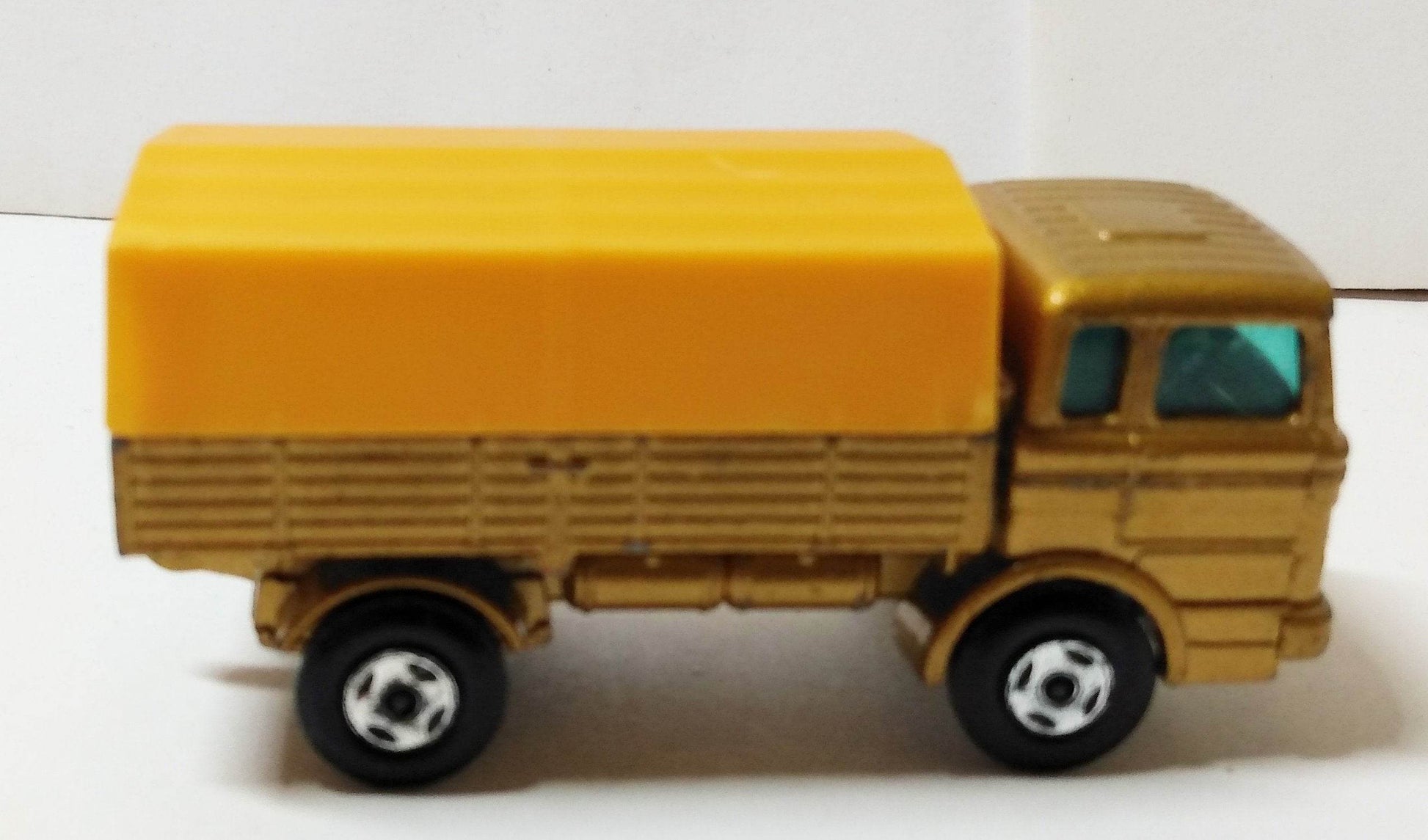 Lesney Matchbox 1 Mercedes Benz Lorry Truck 1970 England Superfast - TulipStuff