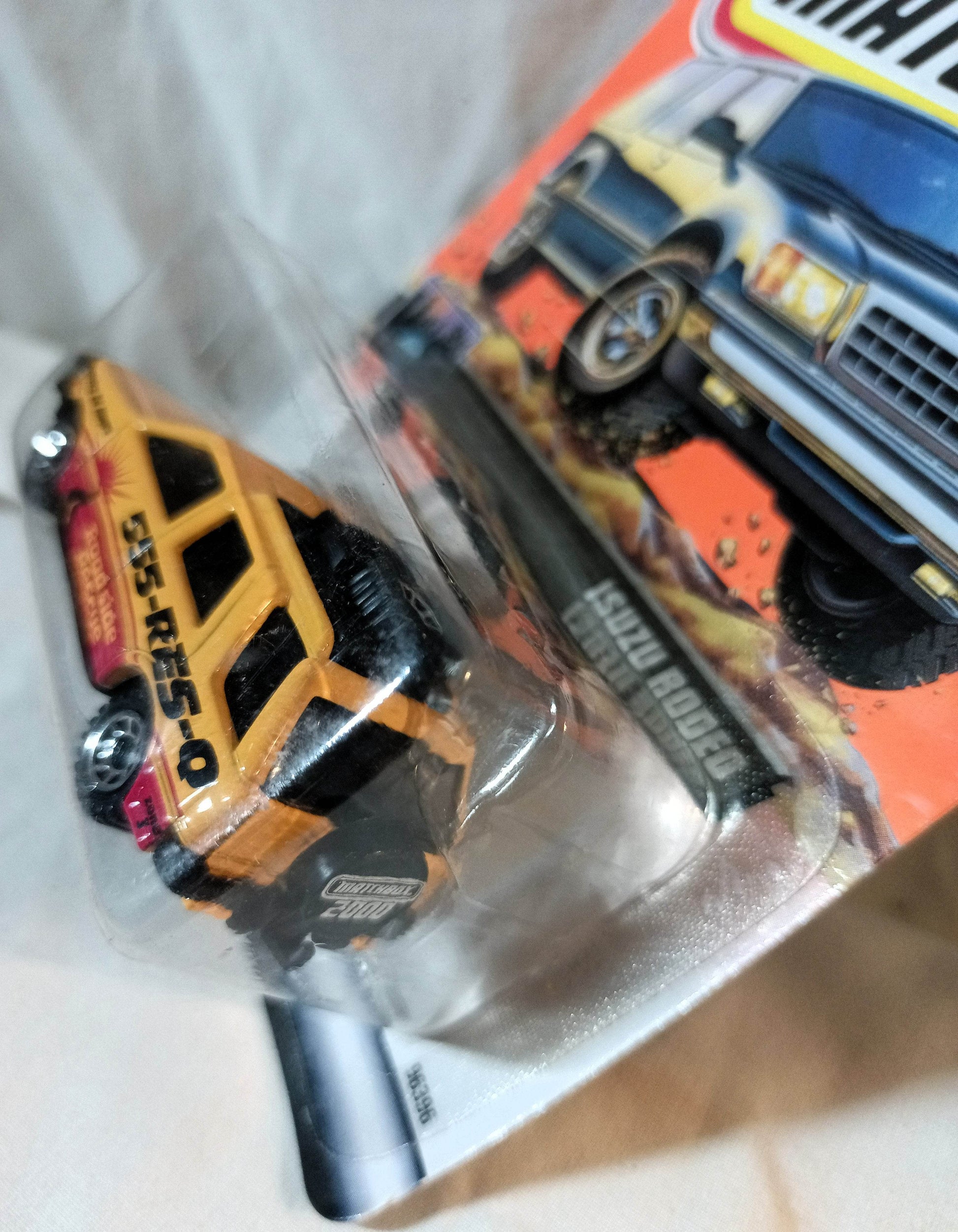 Matchbox #100 Isuzu Rodeo On The Road Again Series 2000 - TulipStuff