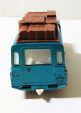 Load image into Gallery viewer, Lesney Matchbox No 12 Land Rover Diecast Car Made In England 1967 - TulipStuff
