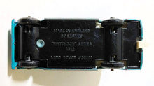 Load image into Gallery viewer, Lesney Matchbox No 12 Land Rover Diecast Car Made In England 1967 - TulipStuff
