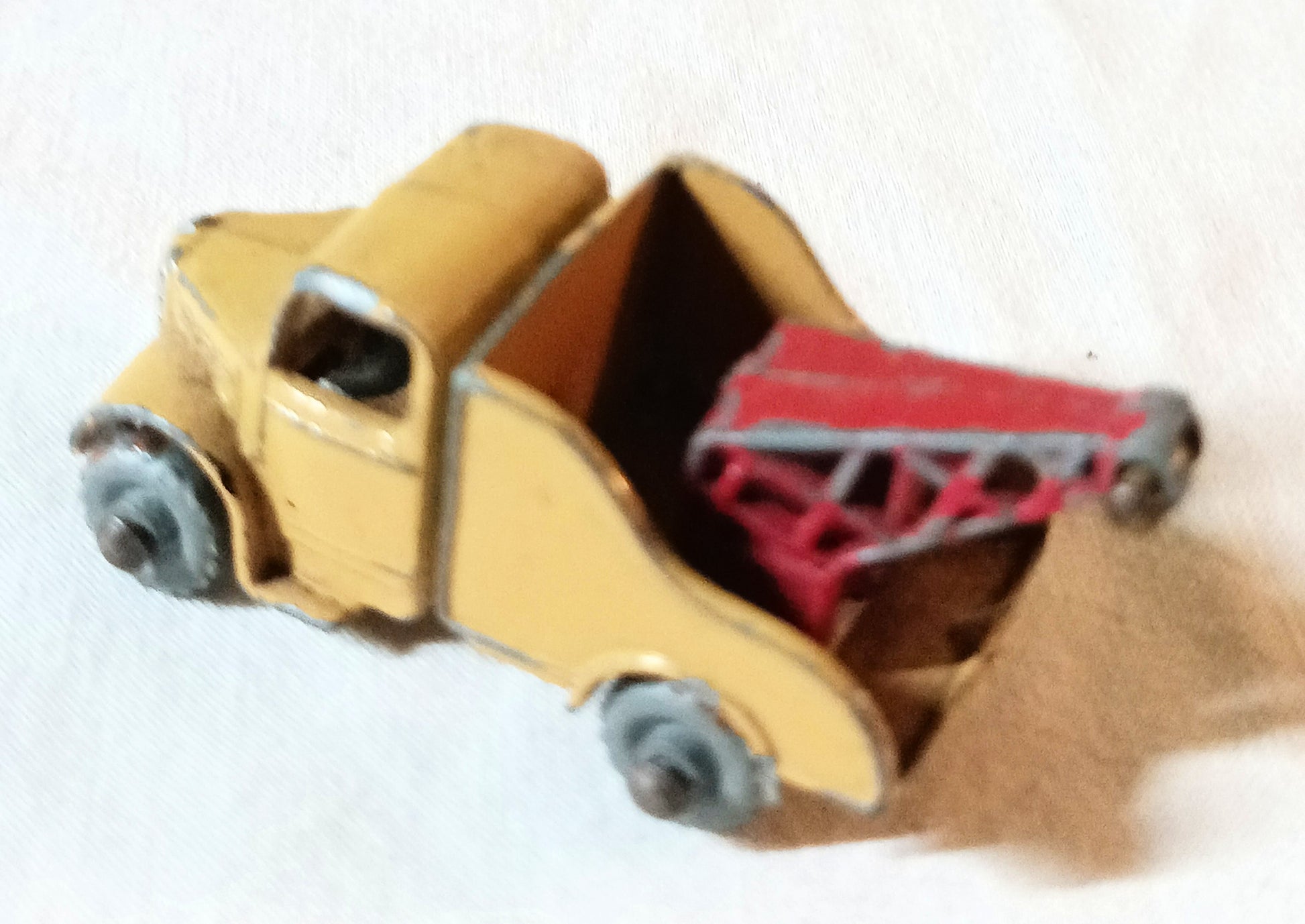 Lesney Matchbox 13-A Bedford Wreck Truck England 1955 - TulipStuff