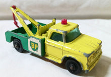 Load image into Gallery viewer, Lesney Matchbox 13 BP Dodge Wreck Truck England 1965 - TulipStuff
