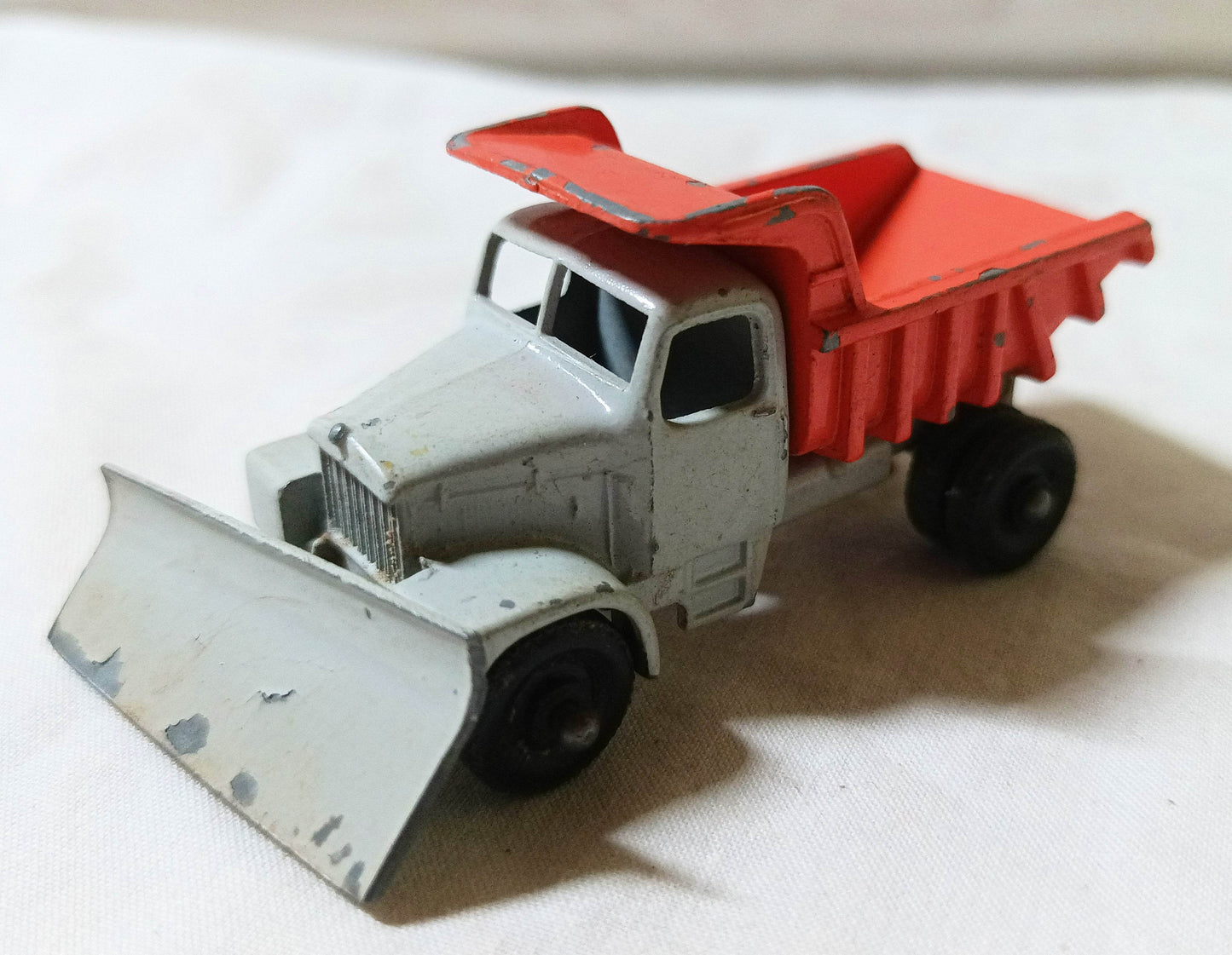 Lesney Matchbox No 16 Scammell Snow Plough Diecast Truck 1963 England - TulipStuff