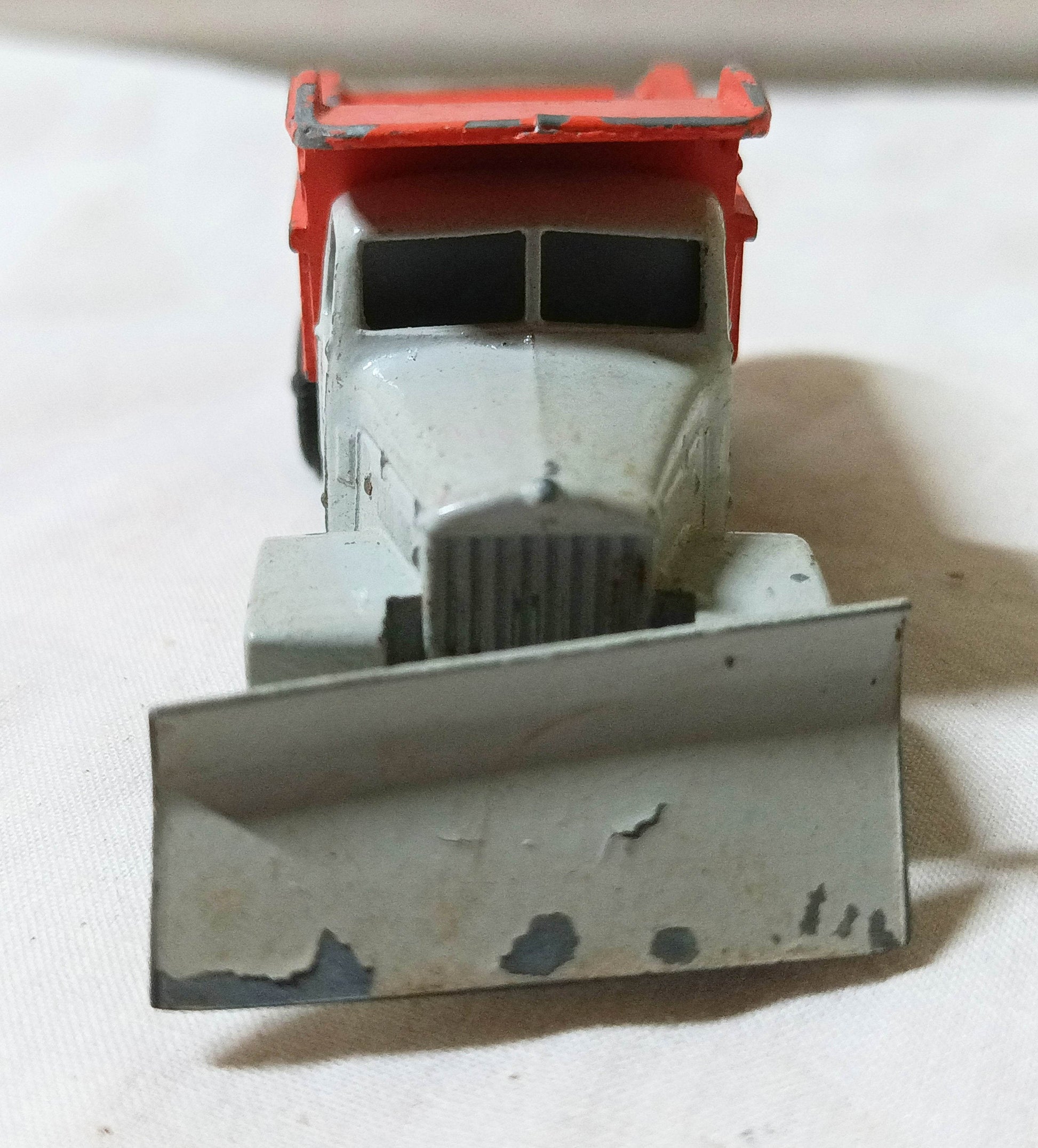 Lesney Matchbox No 16 Scammell Snow Plough Diecast Truck 1963 England - TulipStuff