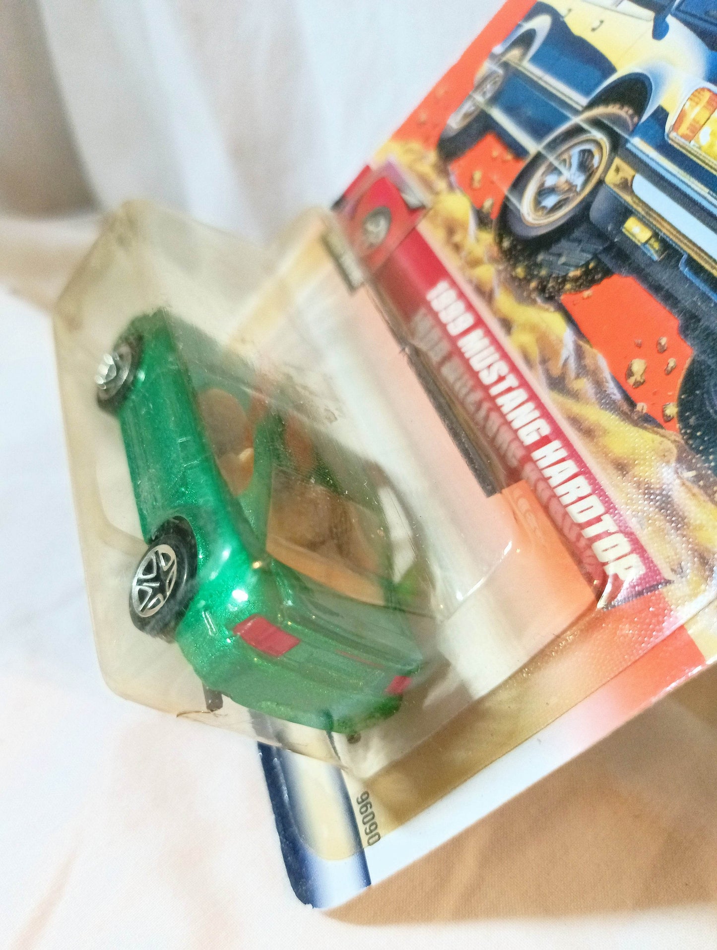 Matchbox #17 Ford 1999 Mustang HardtopGreat Drivers Series 2000 - TulipStuff