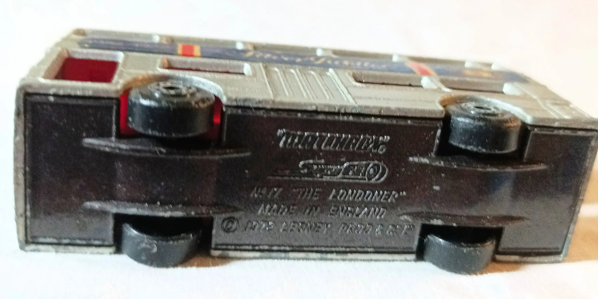 Matchbox 17 Silver Jubilee 1952-77 The Londoner London Bus 1977 - TulipStuff