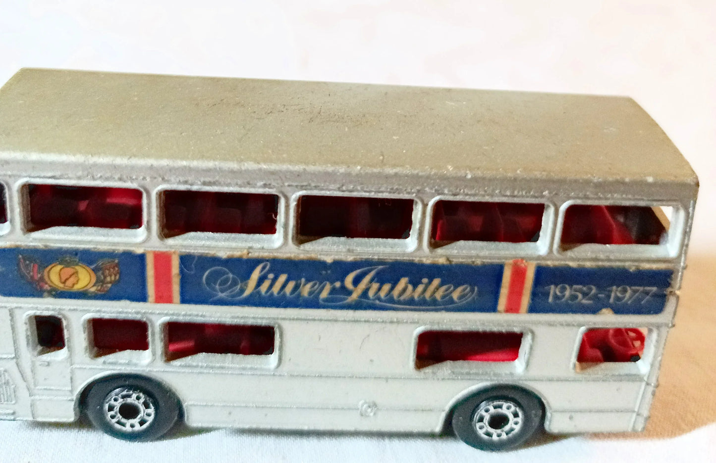 Matchbox 17 Silver Jubilee 1952-77 The Londoner London Bus 1977 - TulipStuff