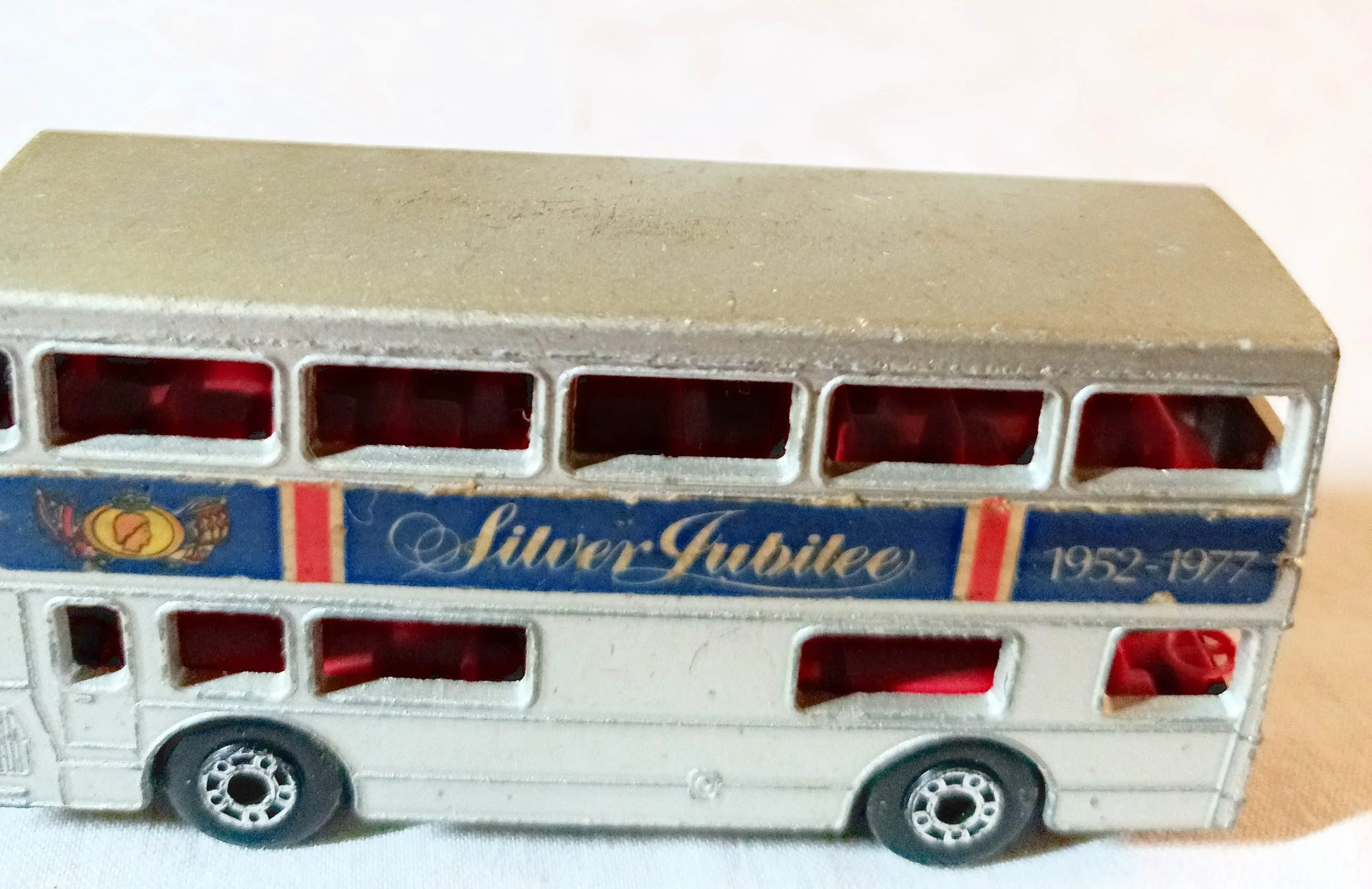 Matchbox 17 Silver Jubilee 1952-77 The Londoner London Bus 1977 - TulipStuff