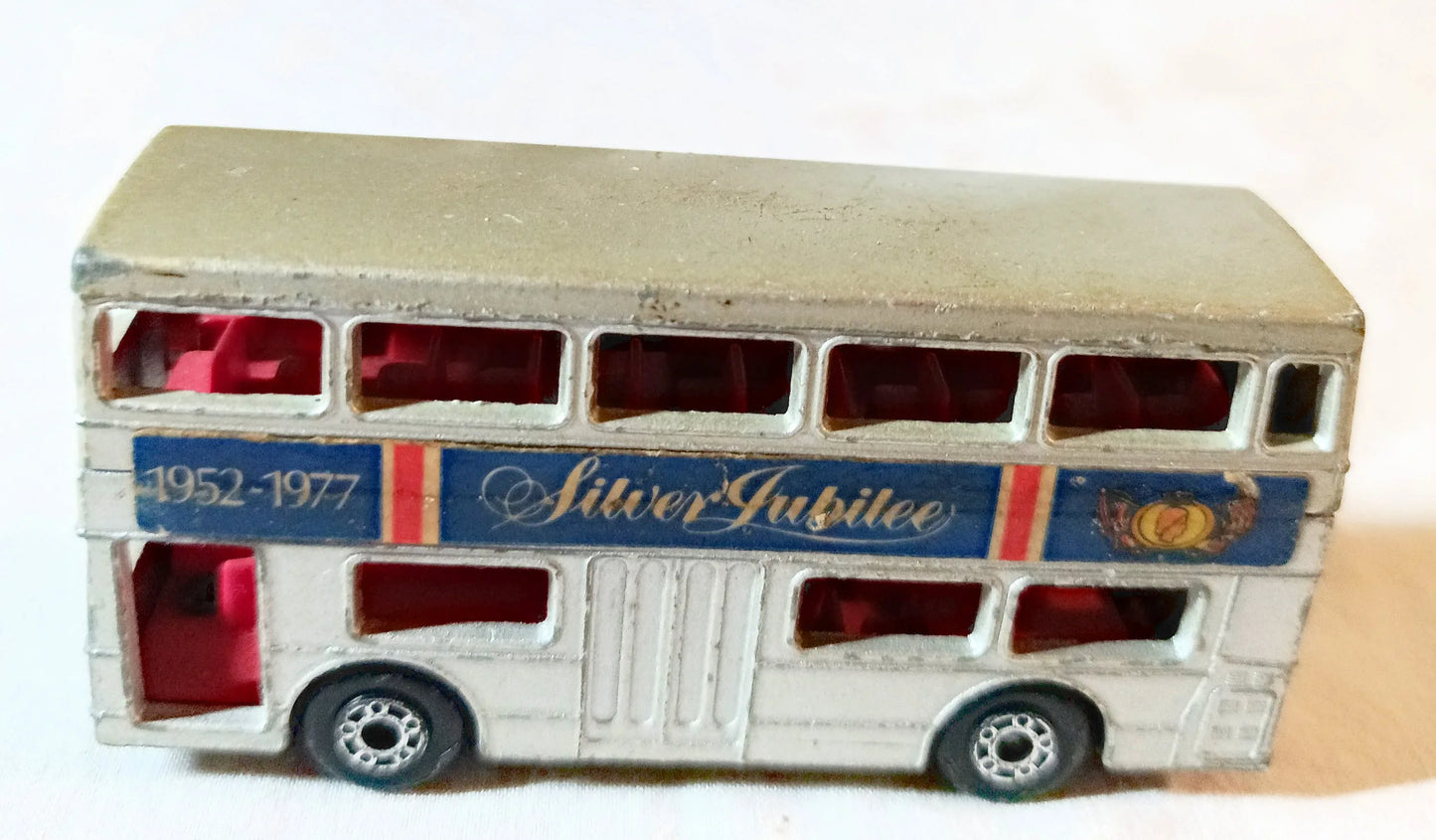 Matchbox 17 Silver Jubilee 1952-77 The Londoner London Bus 1977 - TulipStuff
