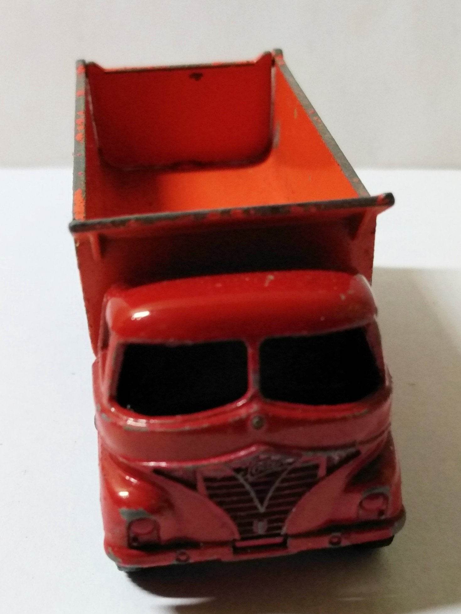 Lesney Matchbox 17 Hoveringham Tipper Dump Truck England 1963 - TulipStuff