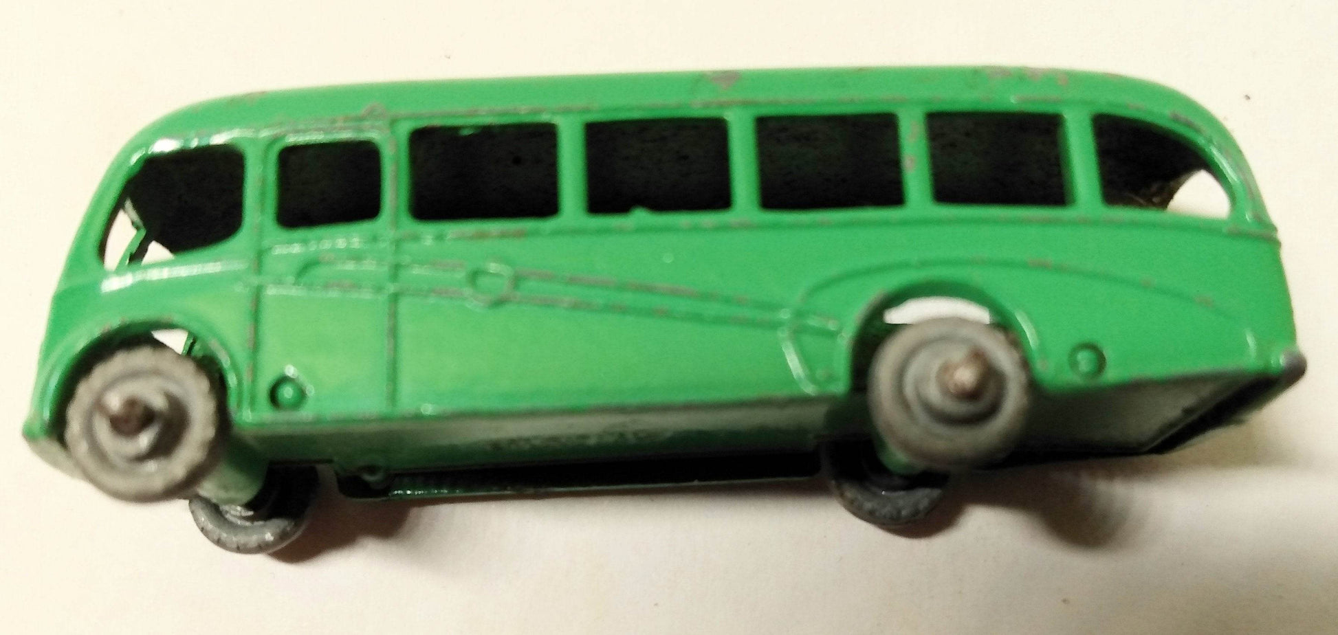 Lesney Matchbox 21 Bedford Duple Long Distance Coach England 1956 - TulipStuff
