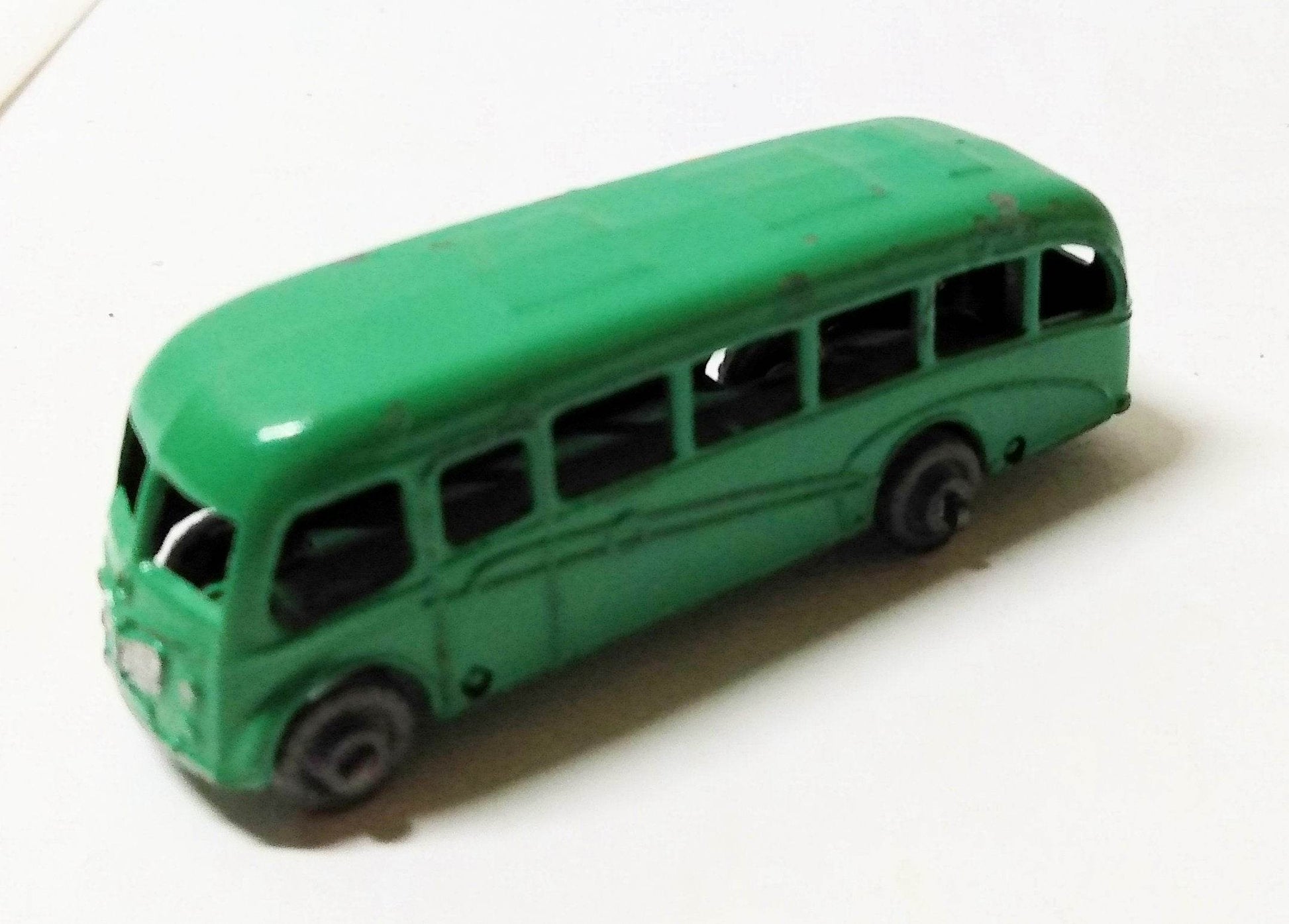 Lesney Matchbox 21 Bedford Duple Long Distance Coach England 1956 - TulipStuff
