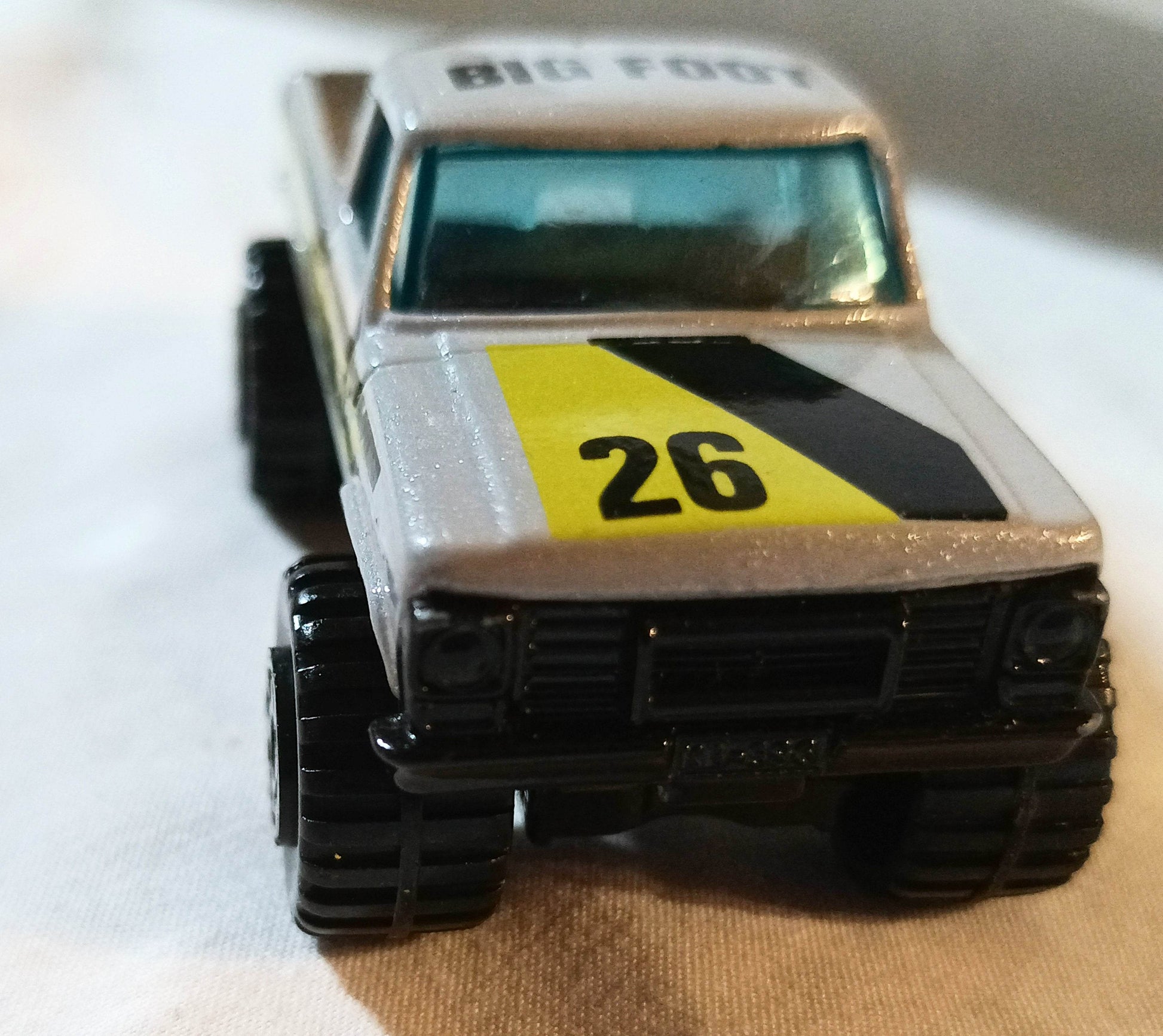 Matchbox #22 4x4 Mini Pick-up Truck Camper Macau 1983 - TulipStuff