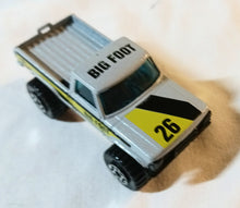 Load image into Gallery viewer, Matchbox #22 4x4 Mini Pick-up Truck Camper Macau 1983 - TulipStuff
