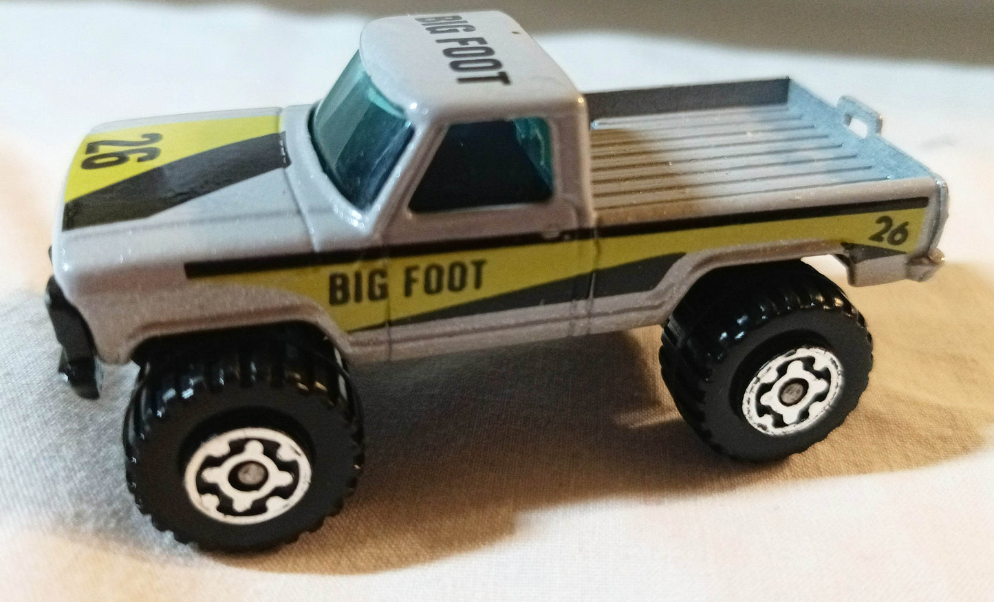 Matchbox #22 4x4 Mini Pick-up Truck Camper Macau 1983 - TulipStuff
