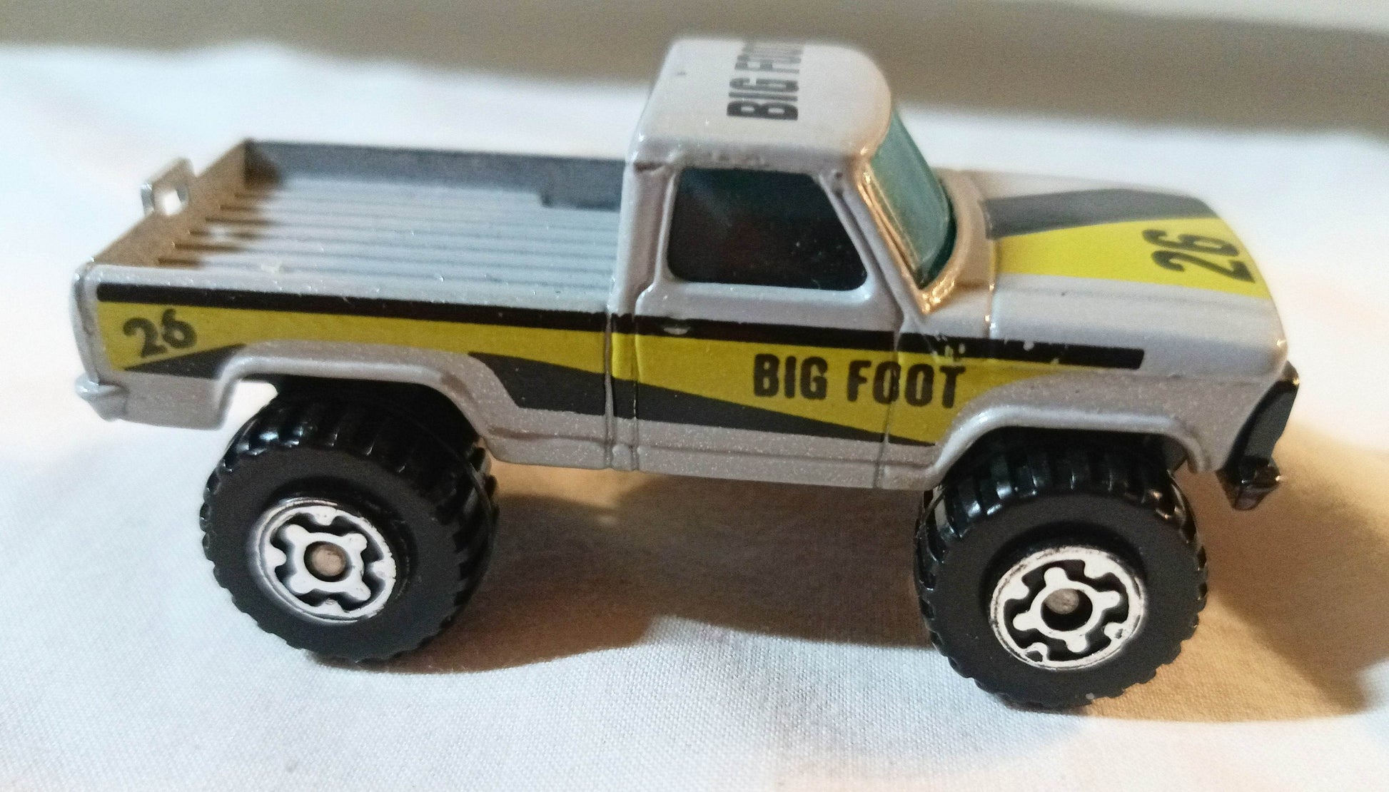 Matchbox #22 4x4 Mini Pick-up Truck Camper Macau 1983 - TulipStuff