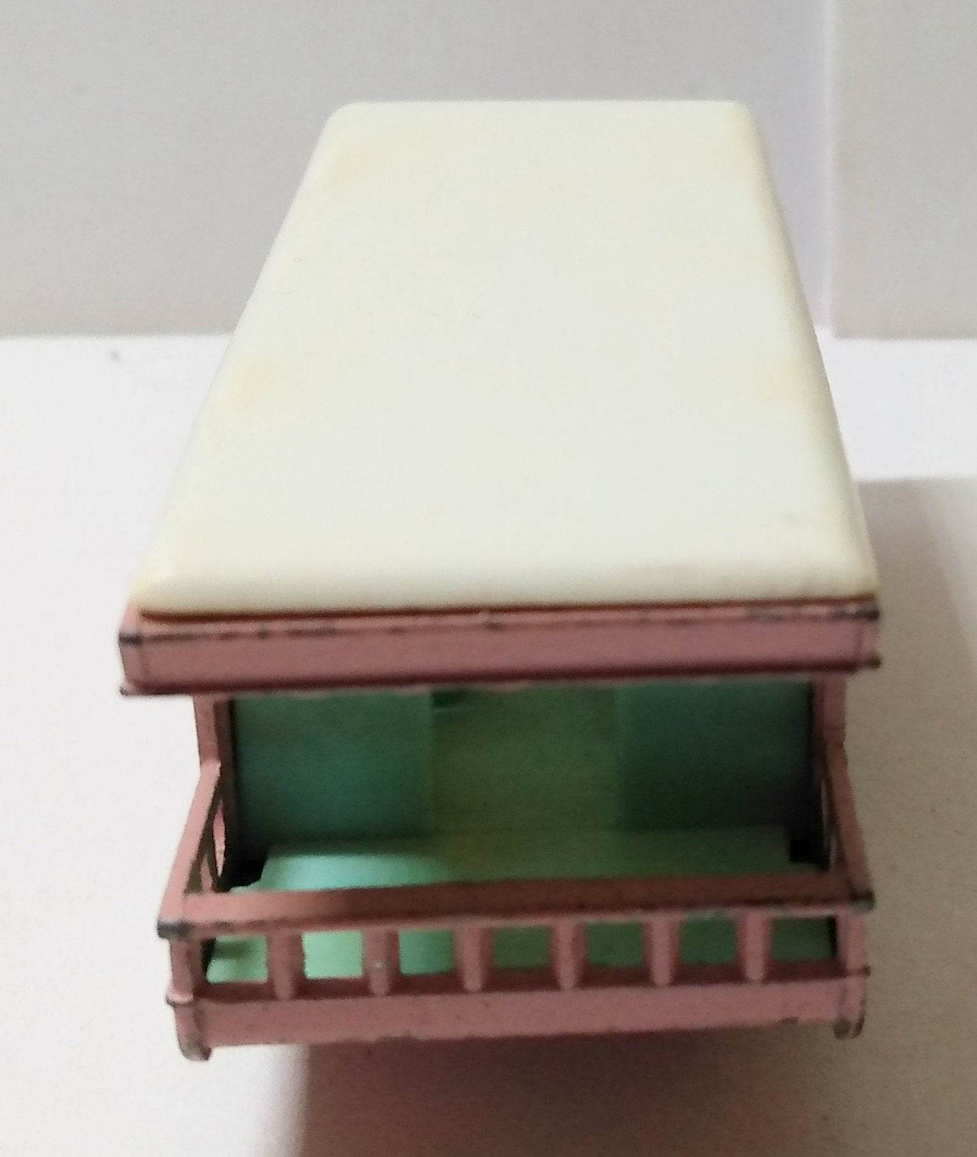 Lesney Matchbox 23 Trailer Caravan RV Camper Pink England 1965 - TulipStuff