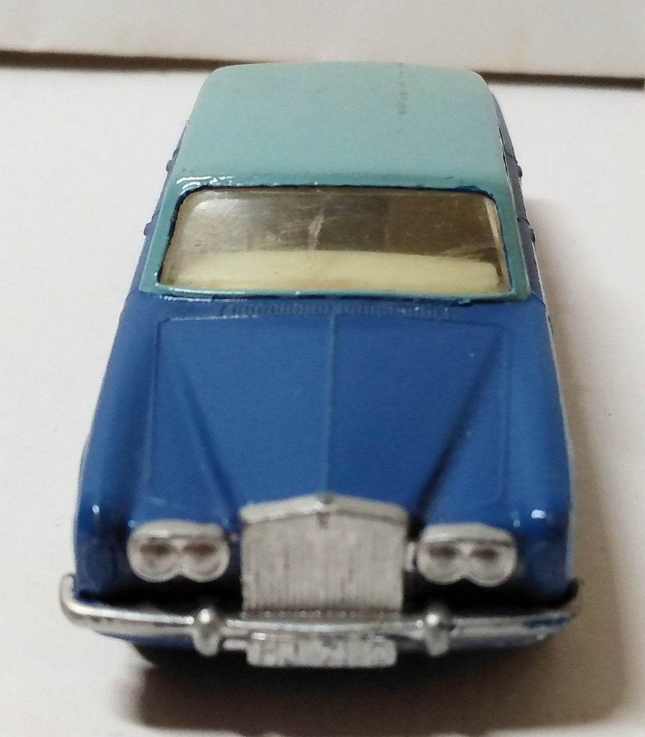Lesney Matchbox #24 Rolls Royce Silver Shadow 1967 Custom Repaint - TulipStuff