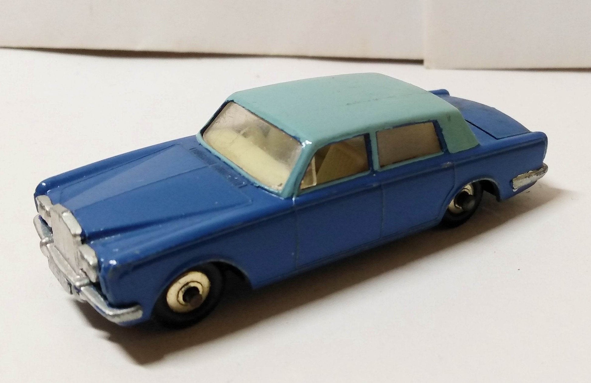 Lesney Matchbox #24 Rolls Royce Silver Shadow 1967 Custom Repaint - TulipStuff