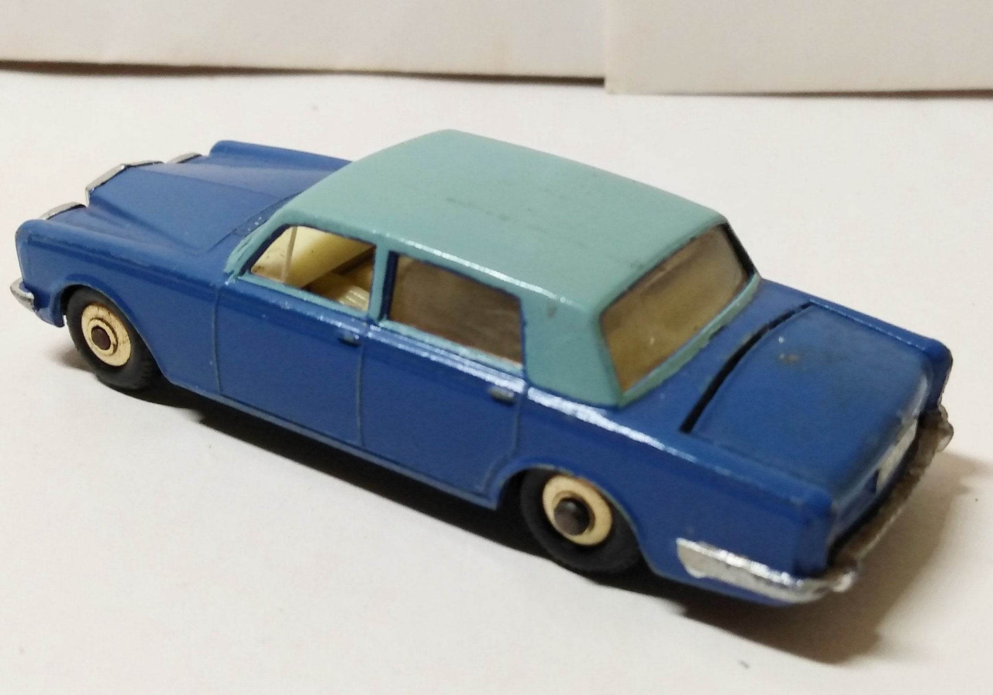 Lesney Matchbox #24 Rolls Royce Silver Shadow 1967 Custom Repaint - TulipStuff