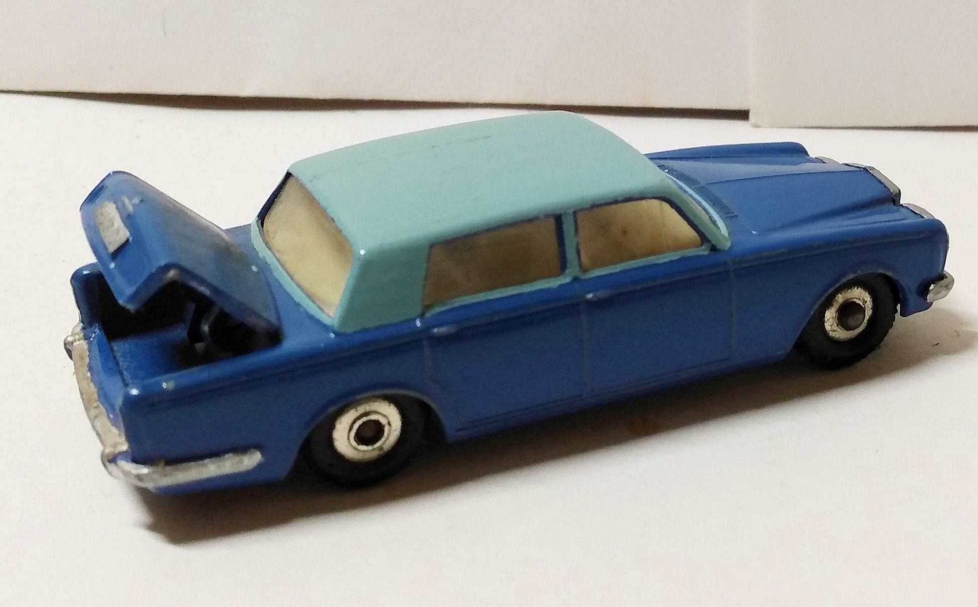 Lesney Matchbox #24 Rolls Royce Silver Shadow 1967 Custom Repaint - TulipStuff