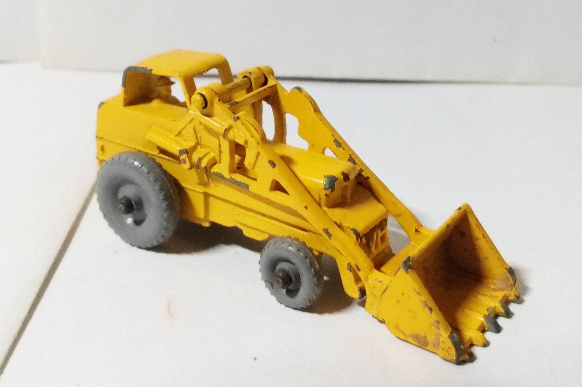 Lesney Matchbox 24 Weatherhill Hydraulic Excavator England 1959 - TulipStuff