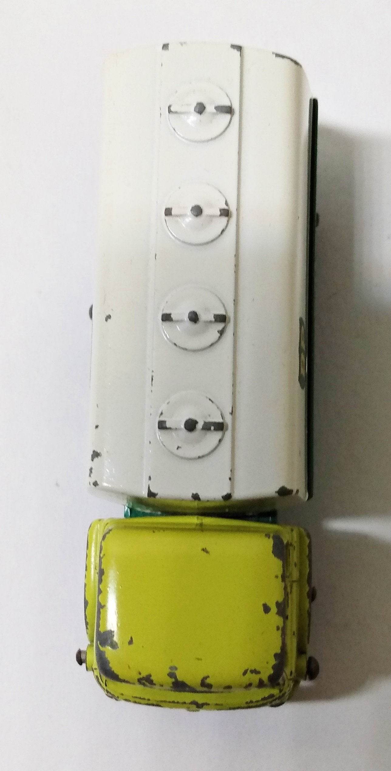 Lesney Matchbox 25 BP Bedford Petrol Tanker 1964 England - TulipStuff