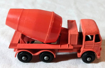 Lesney Matchbox 26 Foden Cement Mixer Truck 1964 England bw - TulipStuff