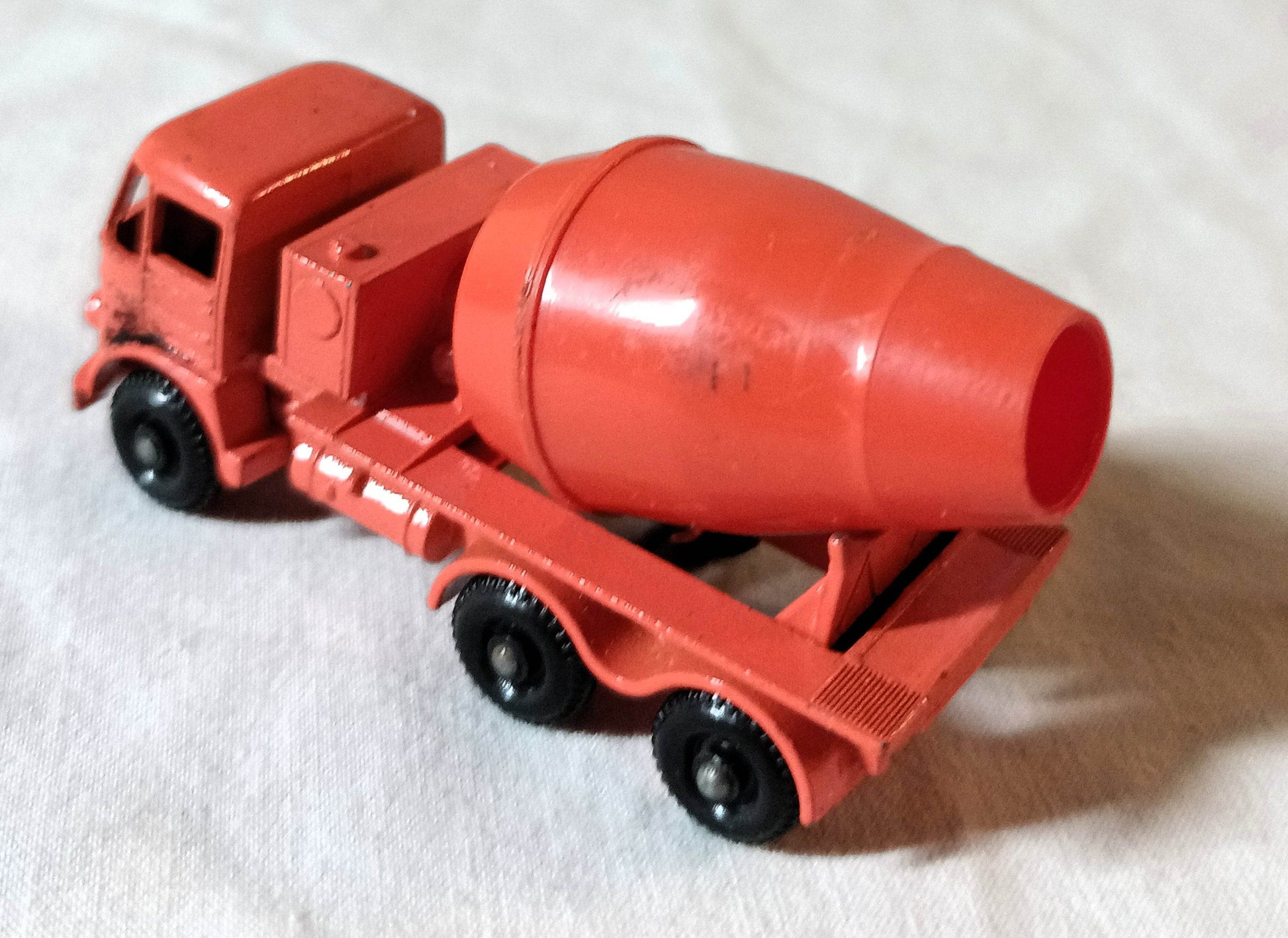 Lesney Matchbox 26 Foden Cement Mixer Truck 1964 England bw - TulipStuff