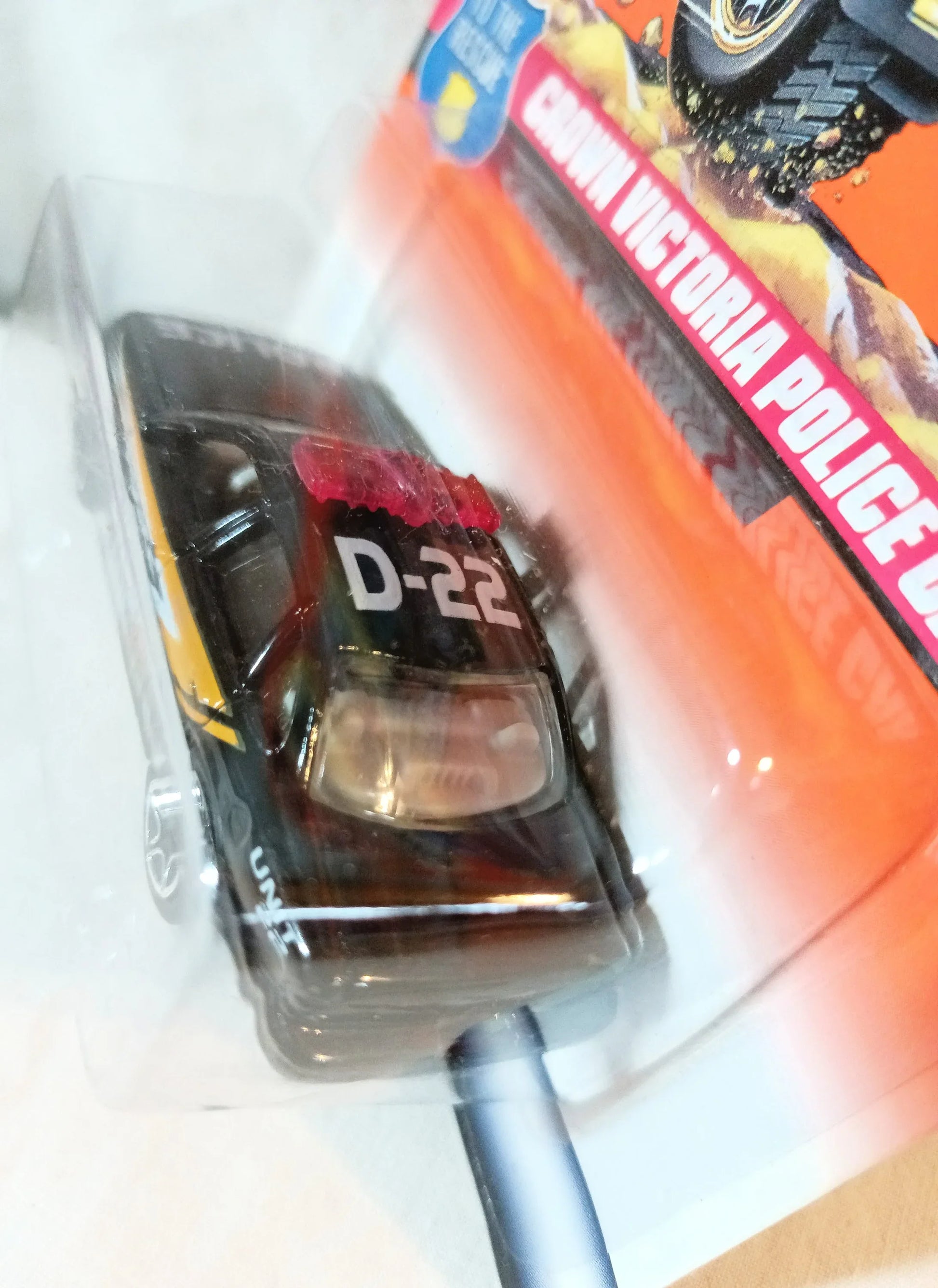 Matchbox #28 1997 Ford Crown Victoria Police Car To The Rescue Series - TulipStuff